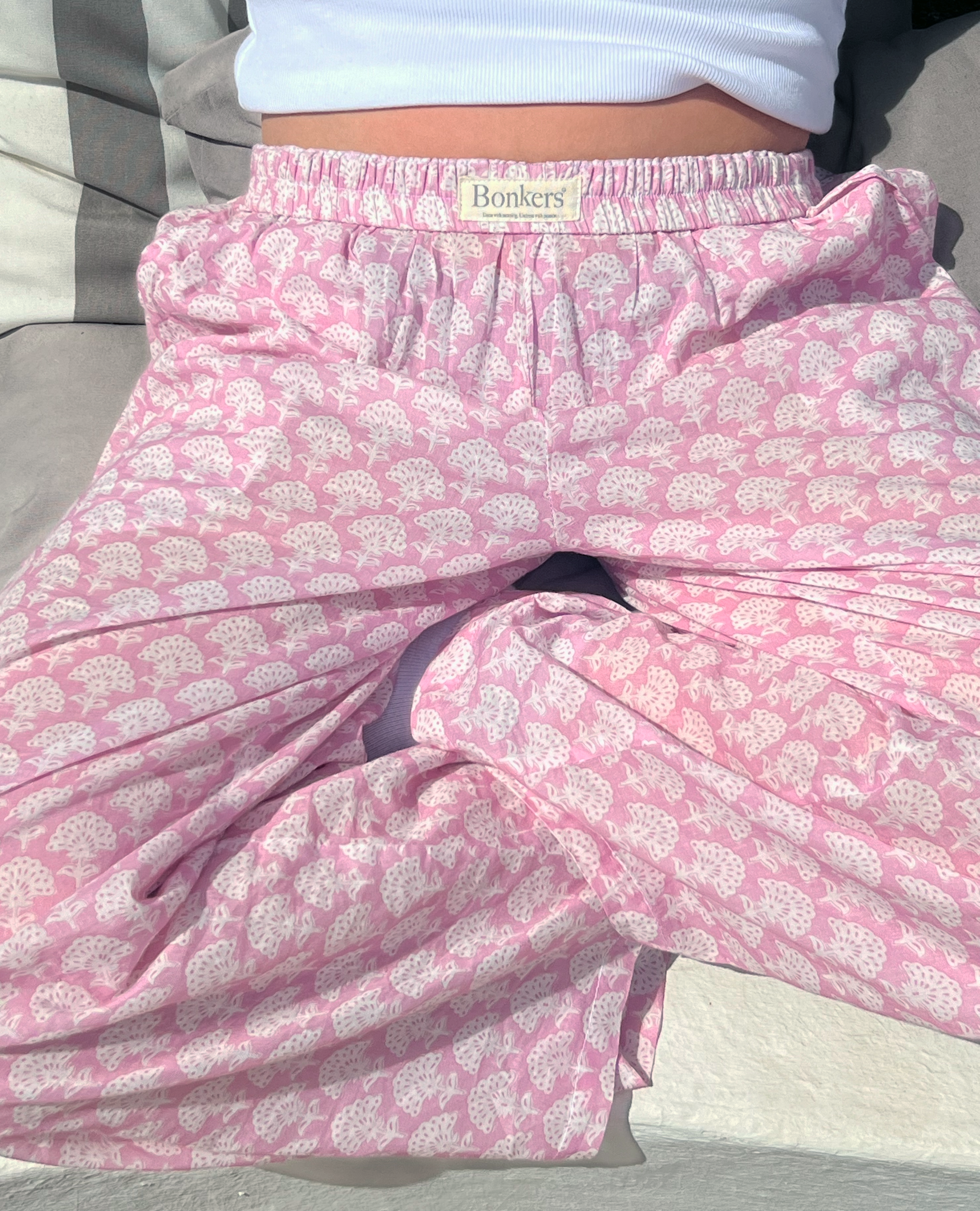 pinktreetrouser1.png