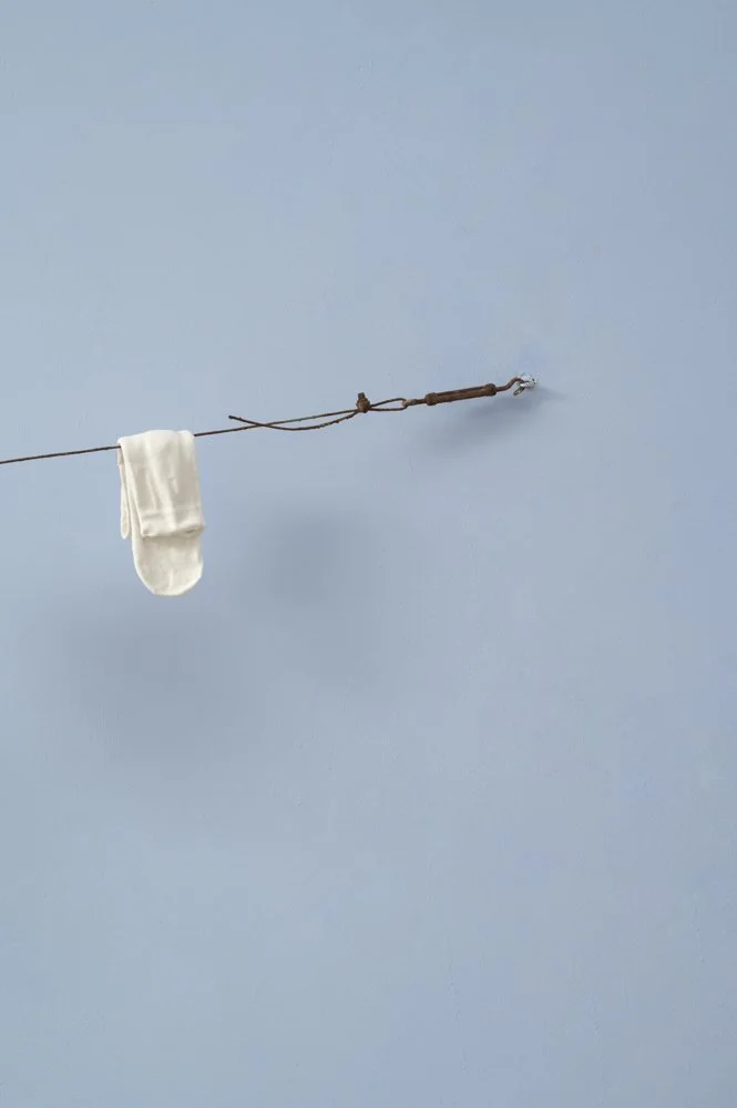 Ausstellung Kira&Elena_nachbestellt_blaue Wand-5_web.JPG