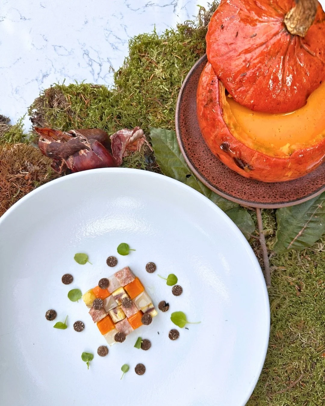 October brings an abundance of colourful ingredients and rich, distinctive flavours to your plate. Among the seasonal highlights, squash takes centre stage, offering a versatile and delicious addition to autumn-inspired dishes.

@chefdaviduverger_smi