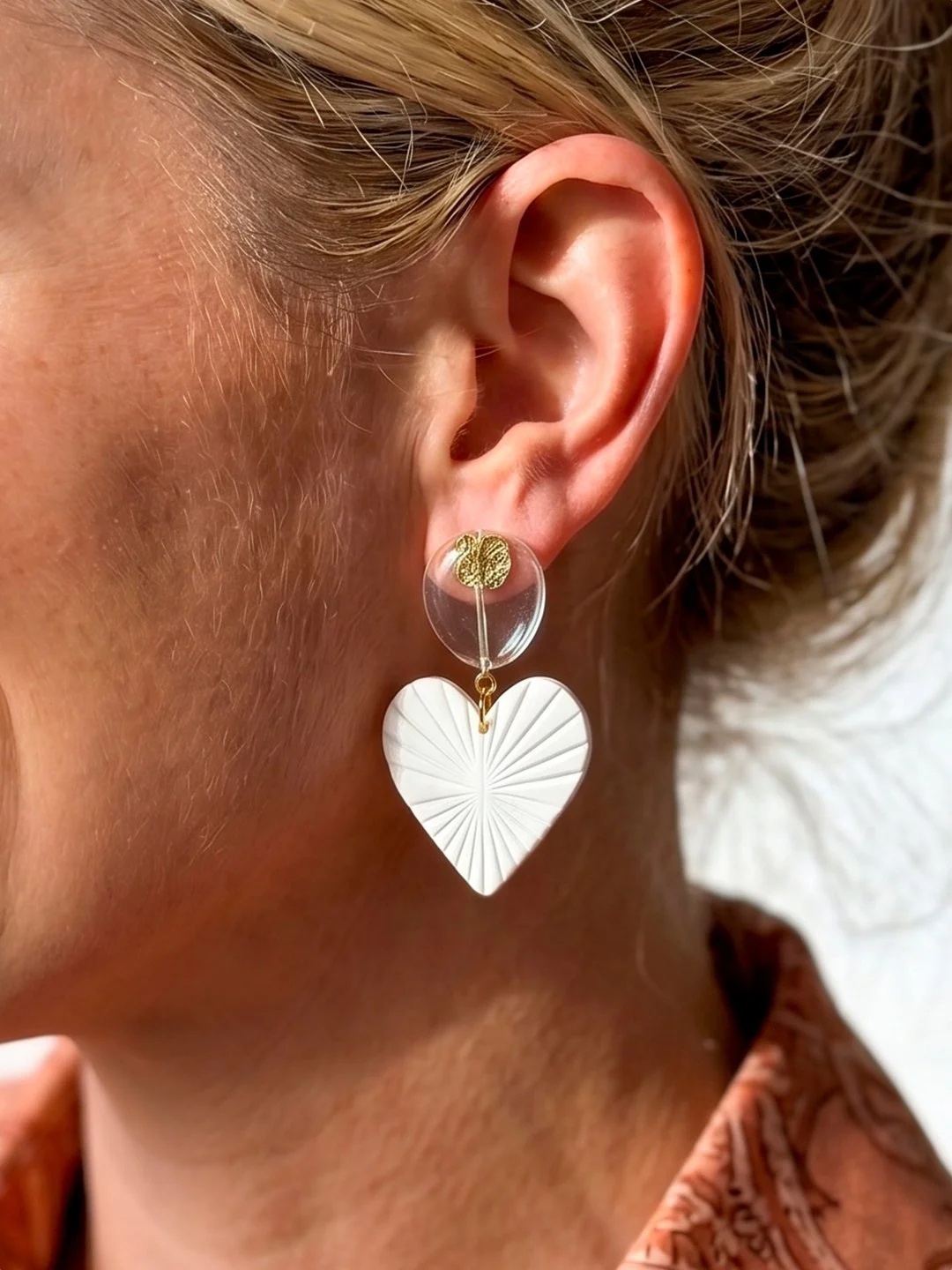 Maison Palom bijoux fait main boucle d'oreille coeur rayonnant transparente blanche et doré5.jpg