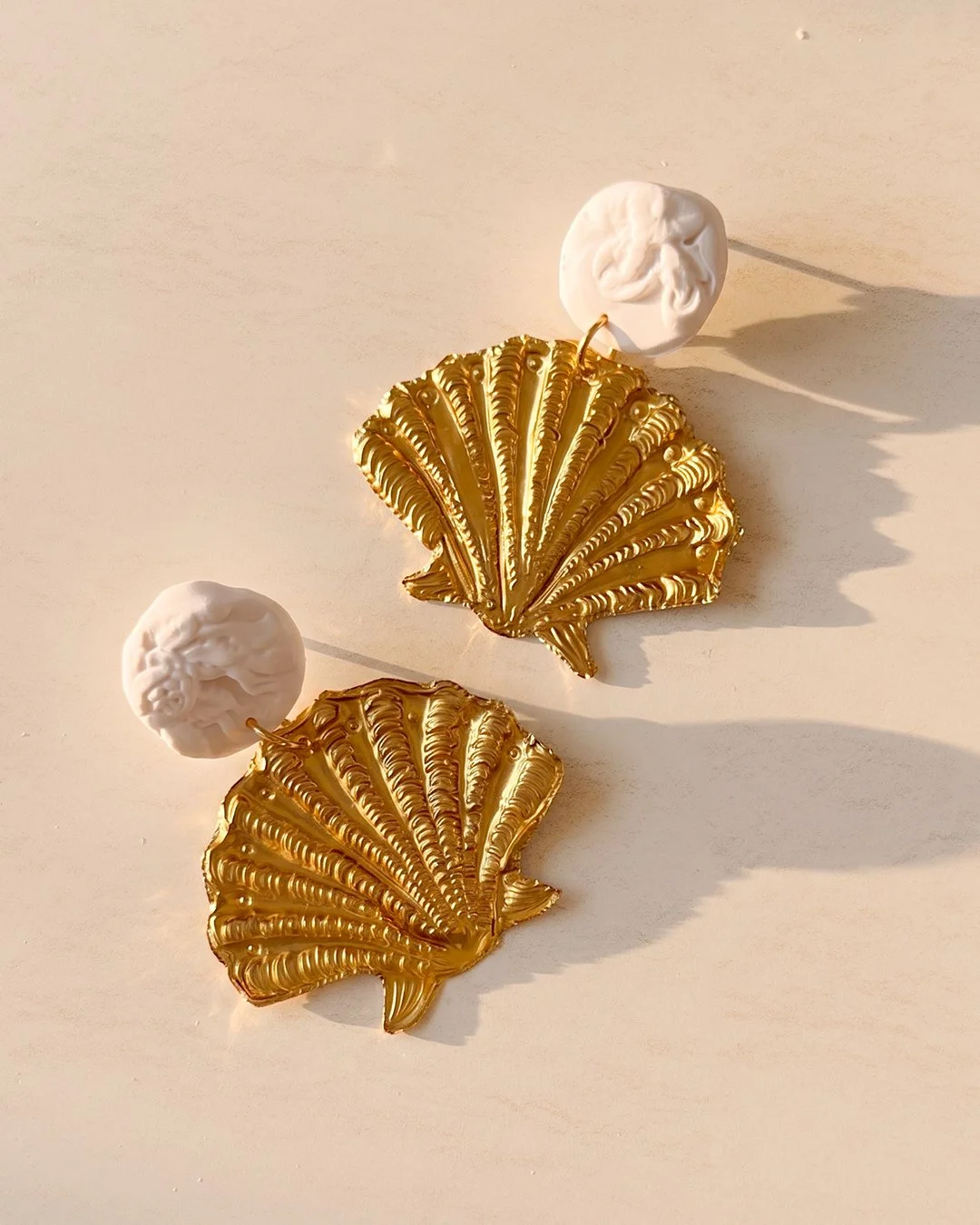 Le mod&egrave;le Coquillage est de retour sur le shop&hellip; 🐚🤍

Vous lui avez r&eacute;serv&eacute; un joli succ&egrave;s lors de son premier passage, alors je suis tr&egrave;s heureuse de vous annoncer que de  nouveaux exemplaires viennent de re