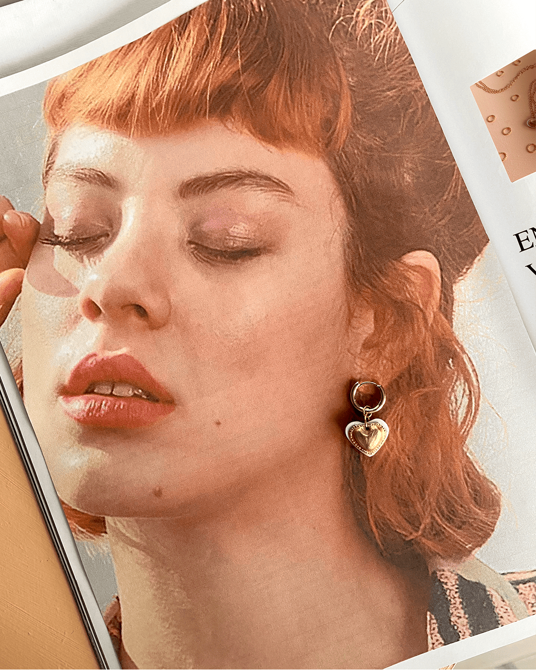 Maison Palom bijoux fait main blanc or doré boucles d'oreilles coeurs3.png