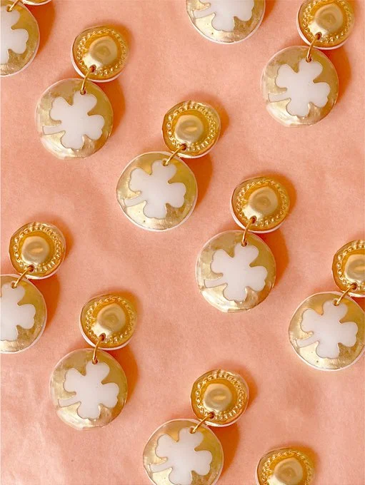 Maison Palom bijoux fait main blanc or boucles d'oreilles trèfle1.jpg