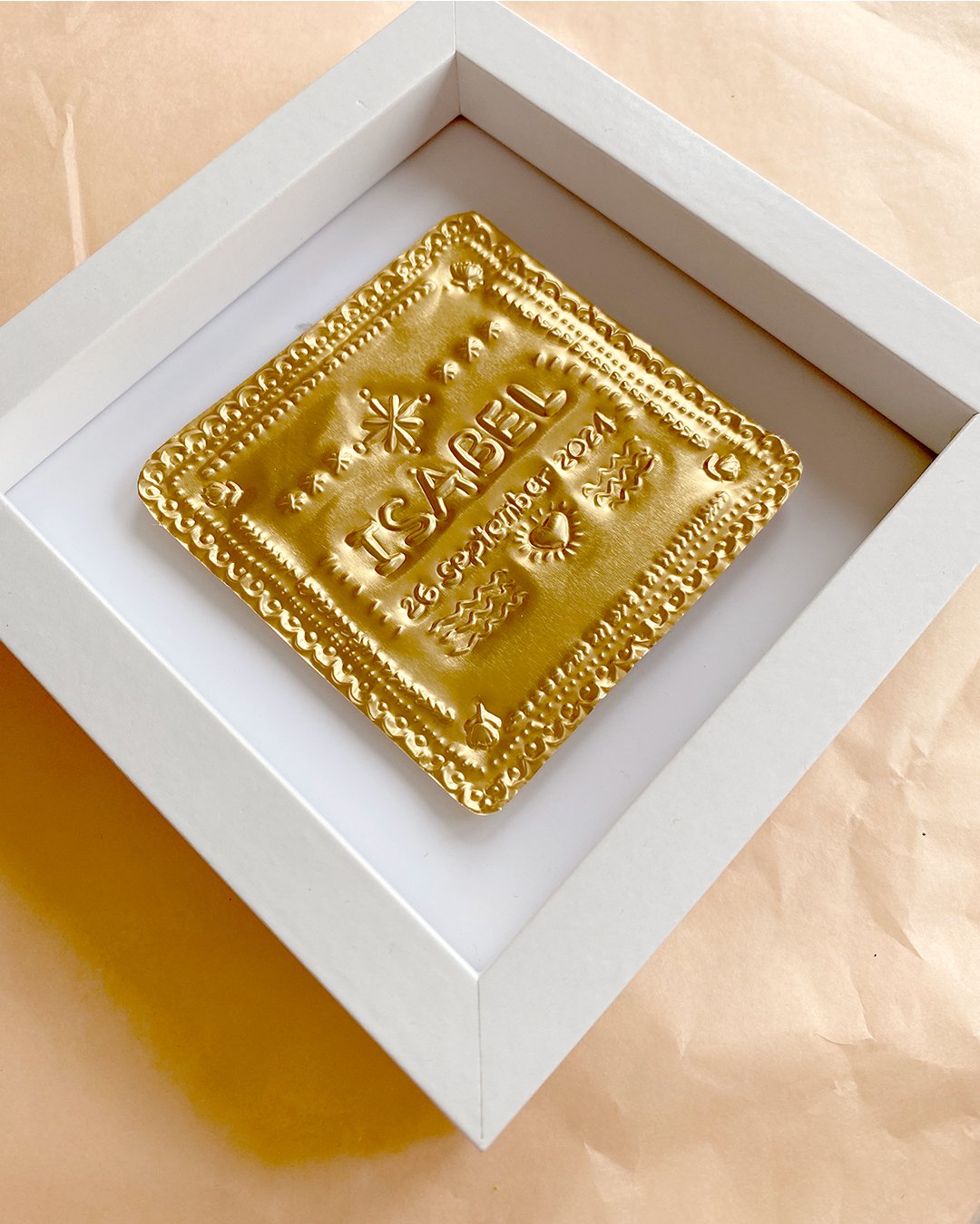 Maison-Palom-personalization-name-Gold-Frame-decorative-piece-artwork-04.jpg