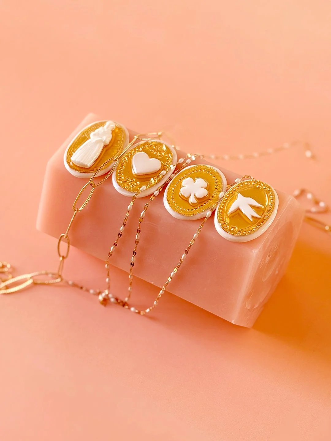 Maison-Palom-broche-camée 4.jpg (copie)