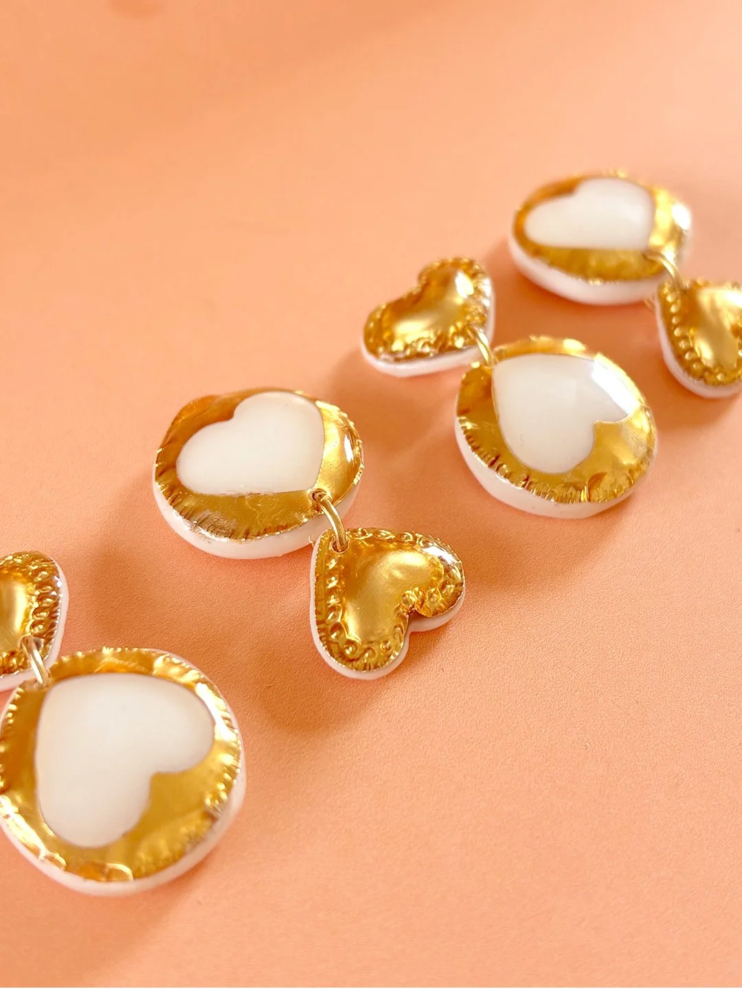 maisonpalom bijoux fait main blanc or doré boucles d'oreilles double coeurs15.jpg