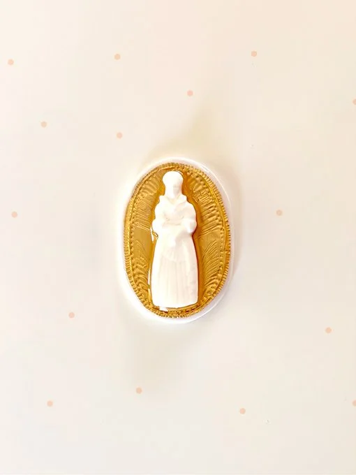 Broche Camée Queen