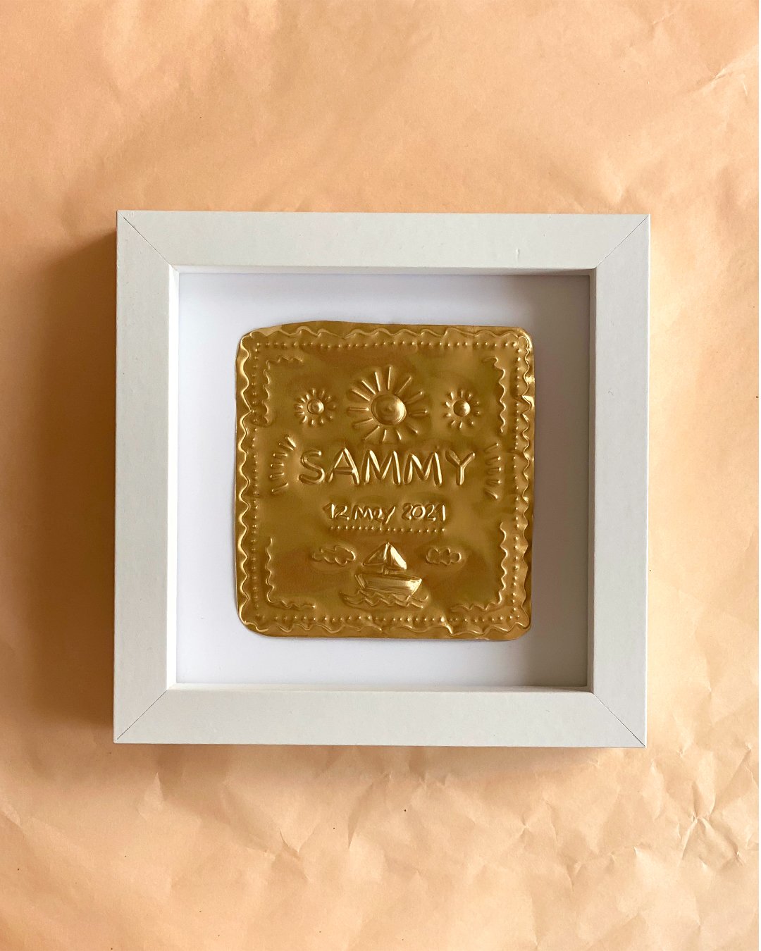 Maison-Palom-personalization-name-Gold-Frame-decorative-piece-artwork-02.jpg