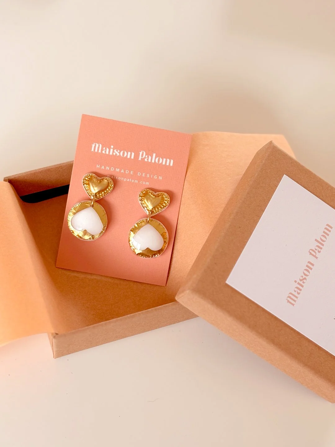 maisonpalom-bijoux-fait-main-blanc-or-doré-boucles-d'oreilles-double-coeurs18.jpg