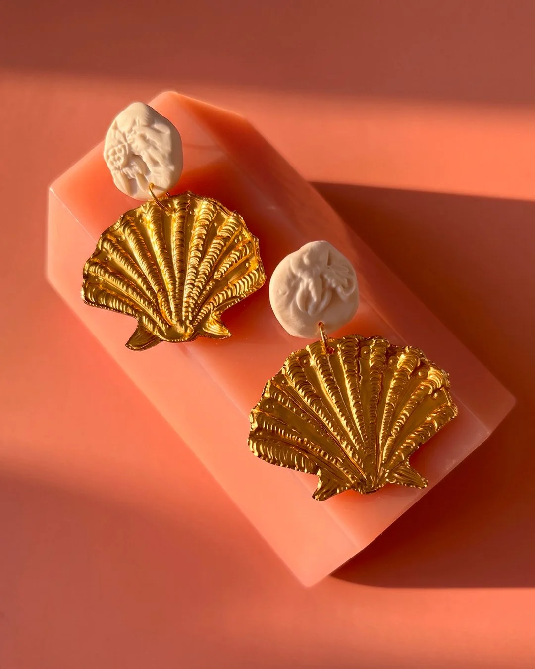boucles-oreilles-dorees-blanches-coquillage-camee-fleur.jpg1.jpg
