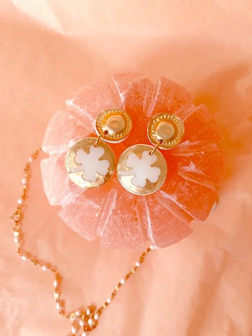 Maison Palom bijoux fait main blanc or boucles d'oreilles trèfle3.jpg