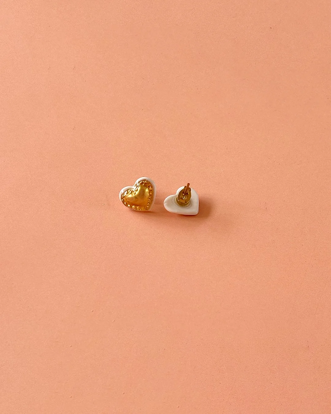 4Maison-Palom---Boucle-d'oreille-mini-coeur-doré-et-blanc-Bordeaux.jpg
