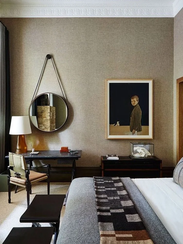 Structured, warm, and quietly confident. A tailored room with just the right amount of charm.