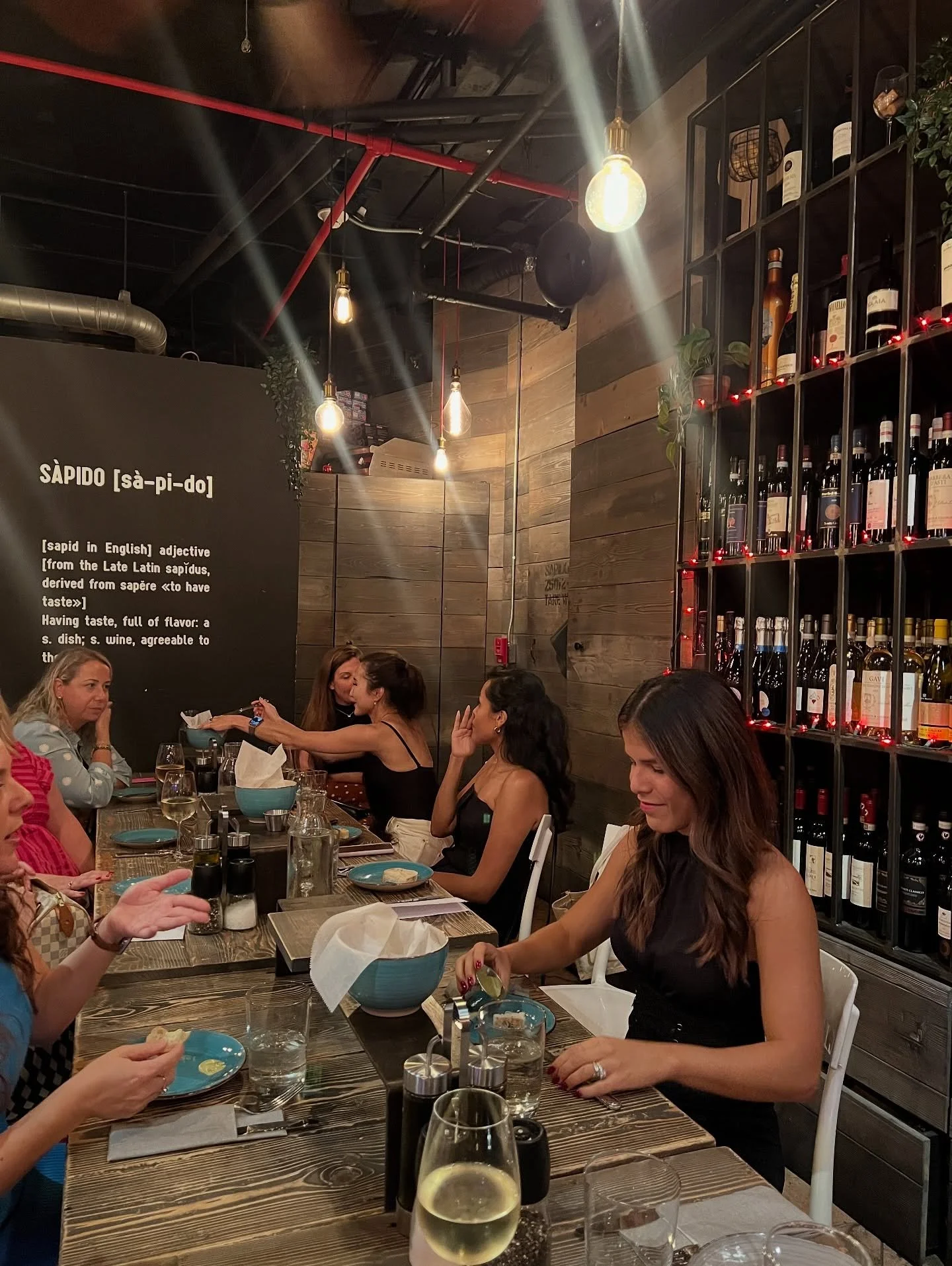 We look forward to reconnecting with our girlfriends this evening in Palm Beach 🤗 come join us ladies 

#community #socialclub