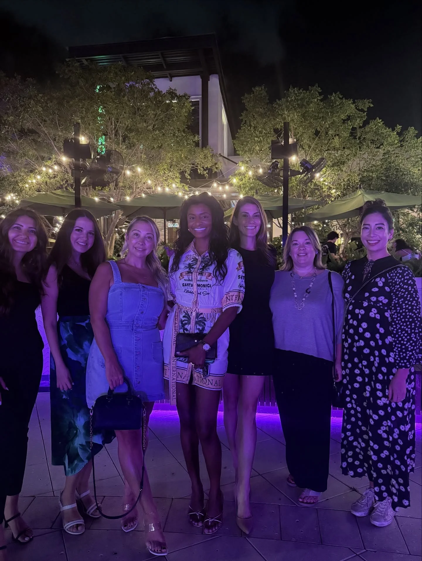 Ladies!! This was funnnnn 💕💕 thank you for joining us at Motek. It was so wonderful getting to know you all and spend time with you 
#community #socialclub