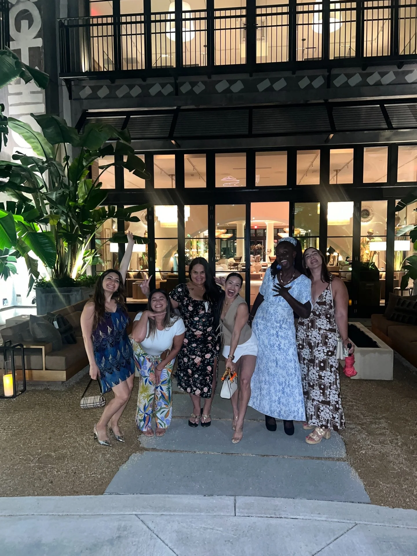 Always such a great time with this wonderful community of incredible women. 

Here we are at one of our dinners at RH rooftop in Palm Beach Beach 🩷🩷

We look forward to seeing you in Palm Beach this evening, ladies 💕🤗

Link in bio for all upcomin