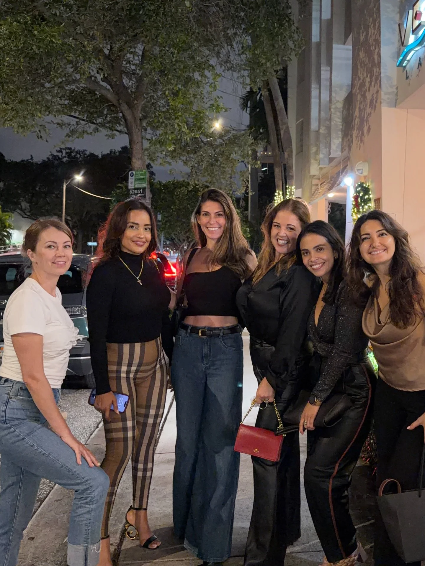 Thank you, ladies for such a wonderful evening celebrating this holiday season in Fort Lauderdale at @sapidorestaurant &hearts;️

we had the best time with you all 

Let&rsquo;s continue the fund come and see us in Palm Beach on Friday and in Miami o