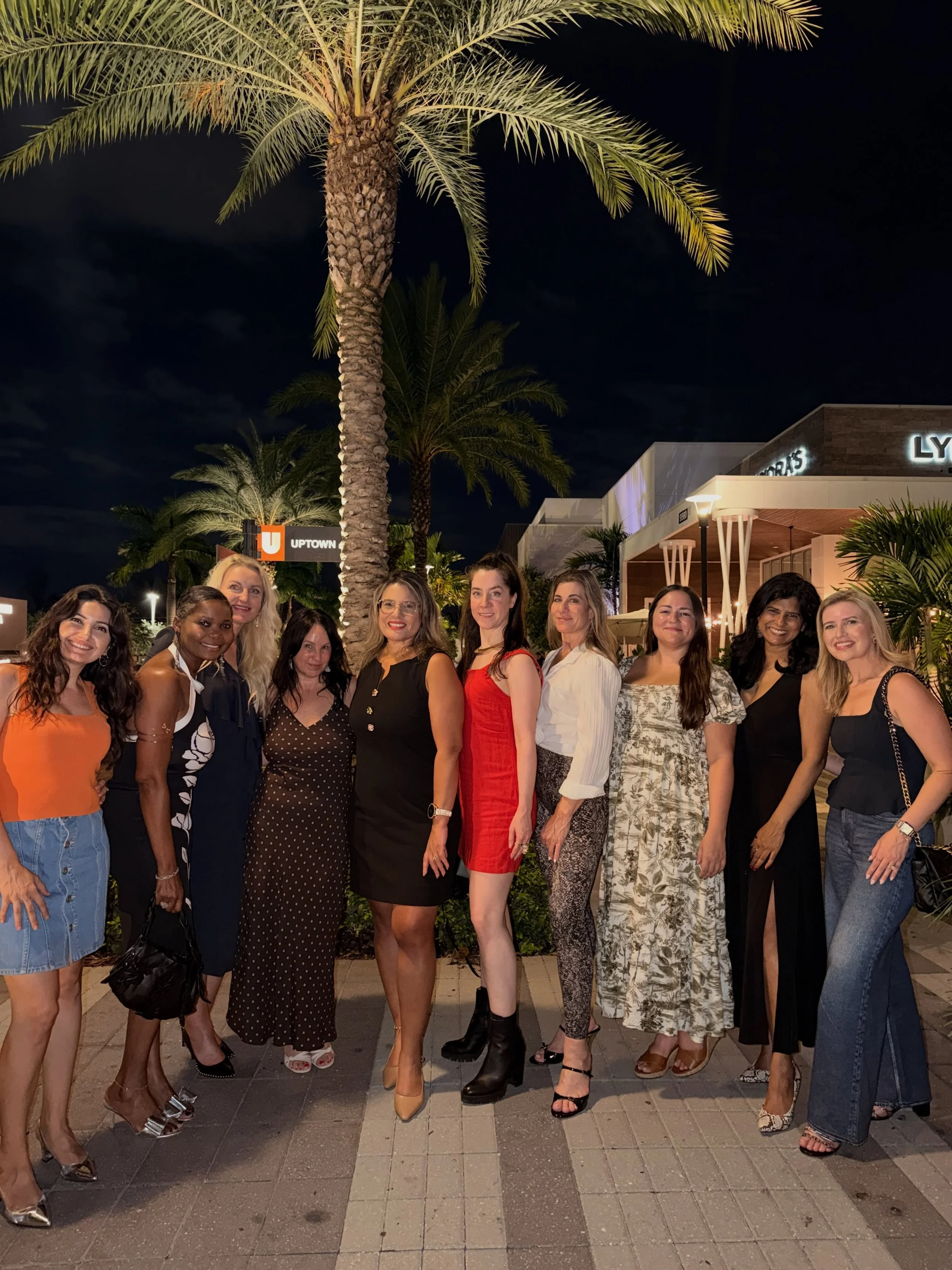 Wow!! Such a fun night with you ladies @anydayinmiami thank you for joining us. We can&rsquo;t wait to see you again. 🩷🩷🩷🩷

Comment the word LINK for our event schedule.

#community #socialclub