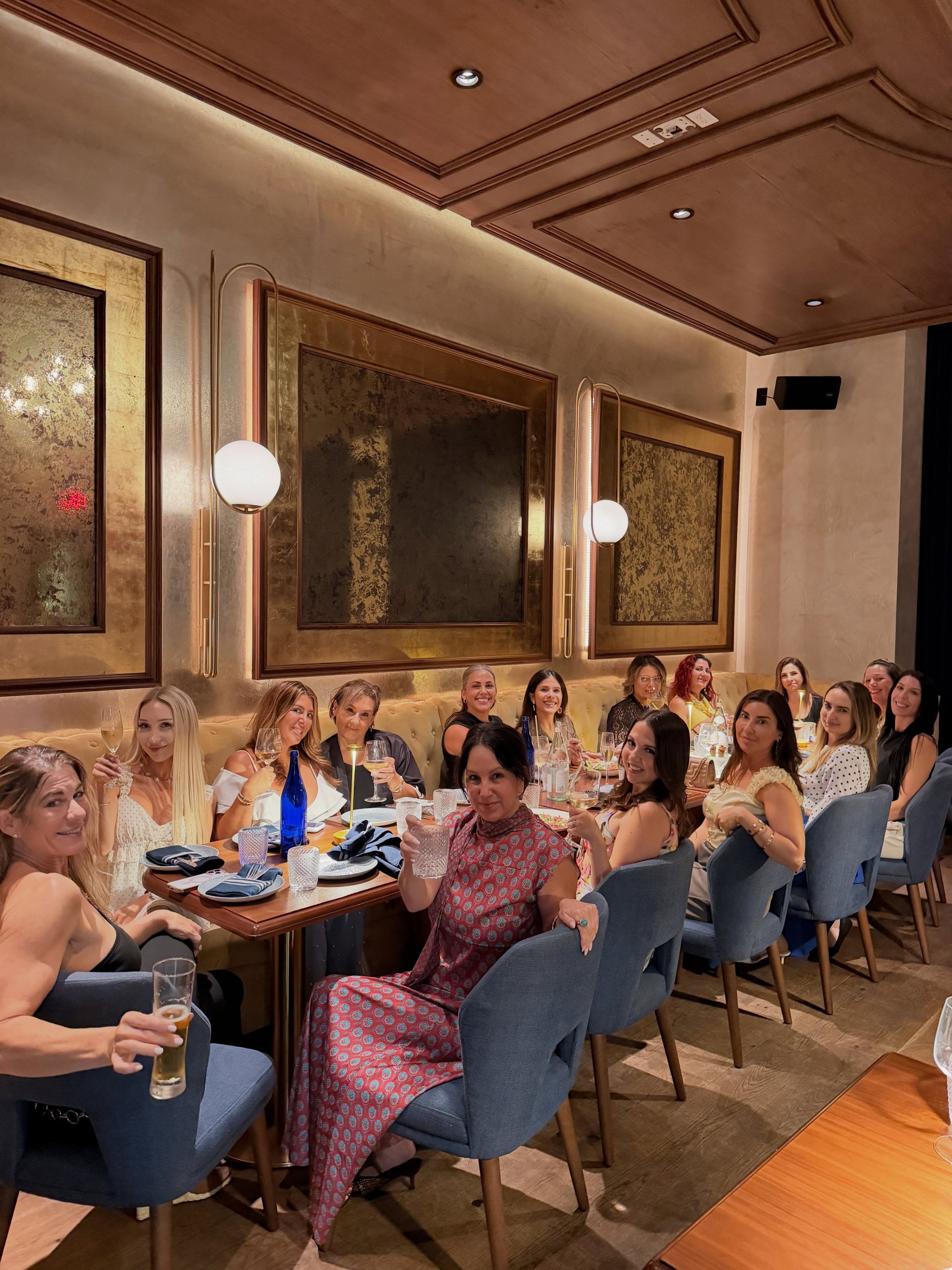Thank you, ladies, for such a magical evening. It was an absolute pleasure to reconnect with you all or meet you for the first time @gabriellas.fl 🩷🩷

Our community is growing and we're so glad you're here! 🥰🥰

Comment the word "link" f