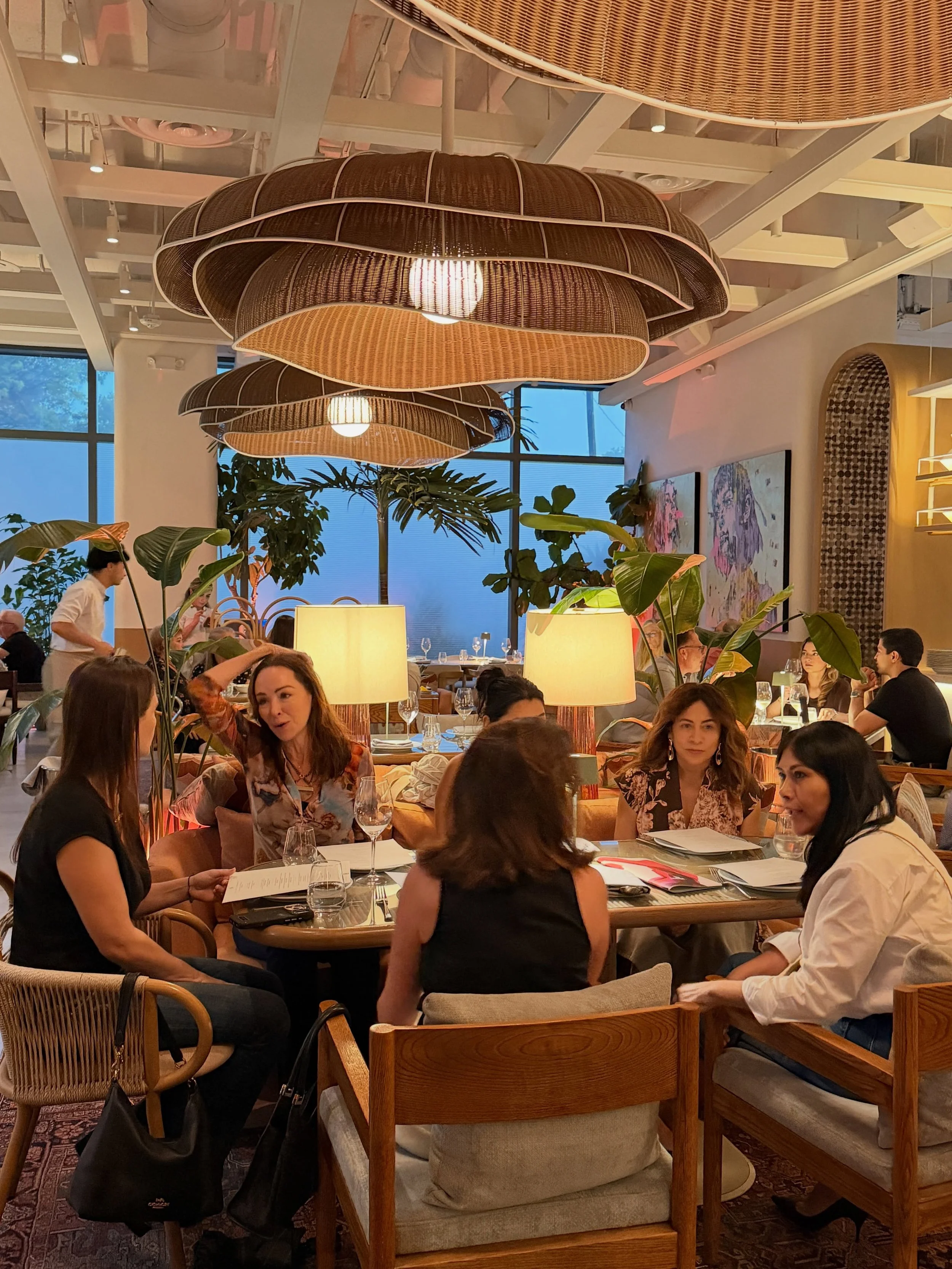 Such a wonderful time with you ladies @amalmiami 🩷🩷🩷 it&rsquo;s always such a joy to see you all meet and build wonderful friendships 

Comment the word LINK for our upcoming events 

#community #events