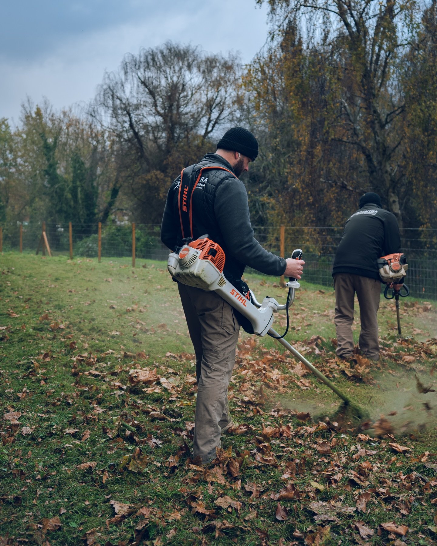 A grass cut a day keeps the chaos at bay.🏡

smooth lines, tidy edges, and another site kept in top condition.
reliable work, delivered every time.
&bull;
&bull;
&bull;
&bull;For any inquiry&rsquo;s please DM or contact us.
&bull;📧Info@axentragroup.