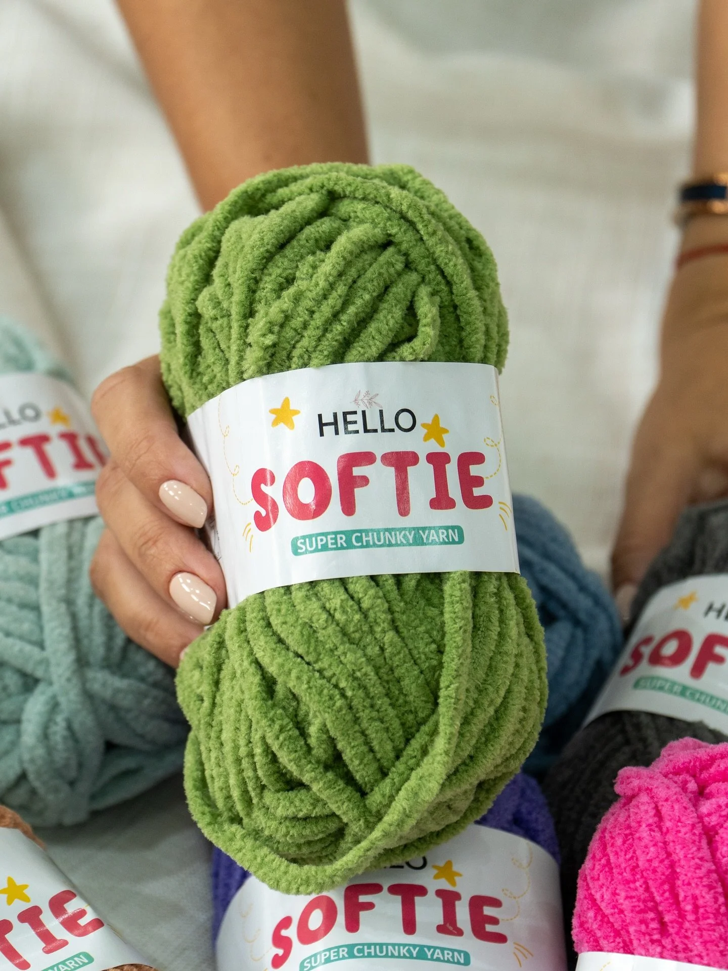 Nuestras lanas Softie de Hello son sin&oacute;nimo de suavidad y creatividad ✨. Son s&uacute;per chunky y destacan por su textura aterciopelada, su grosor ideal y una paleta de colores que inspira desde el primer vistazo.

Ideales tanto para principi