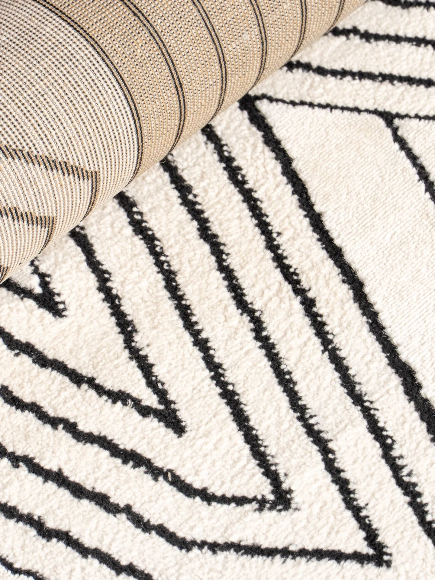 &iexcl;Dale un nuevo look a tu hogar con nuestras alfombras! 🏡 Dise&ntilde;o, calidad y estilo para transformar tus espacios.

Estamos ubicados en la salida del Corredor Sur a la altura de Santa Maria (Llano Bonito) 📍estamos en Waze y Google Maps.