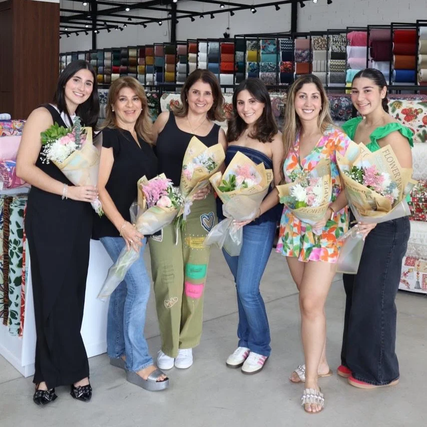 Celebramos a las mujeres que crean, aprenden y transforman ✨. En La Galera Textiles y M&aacute;s nos sentimos orgullosos de cada mujer que ha sido parte de nuestros cursos, talleres y eventos.

Cada puntada, cada creaci&oacute;n y cada momento compar