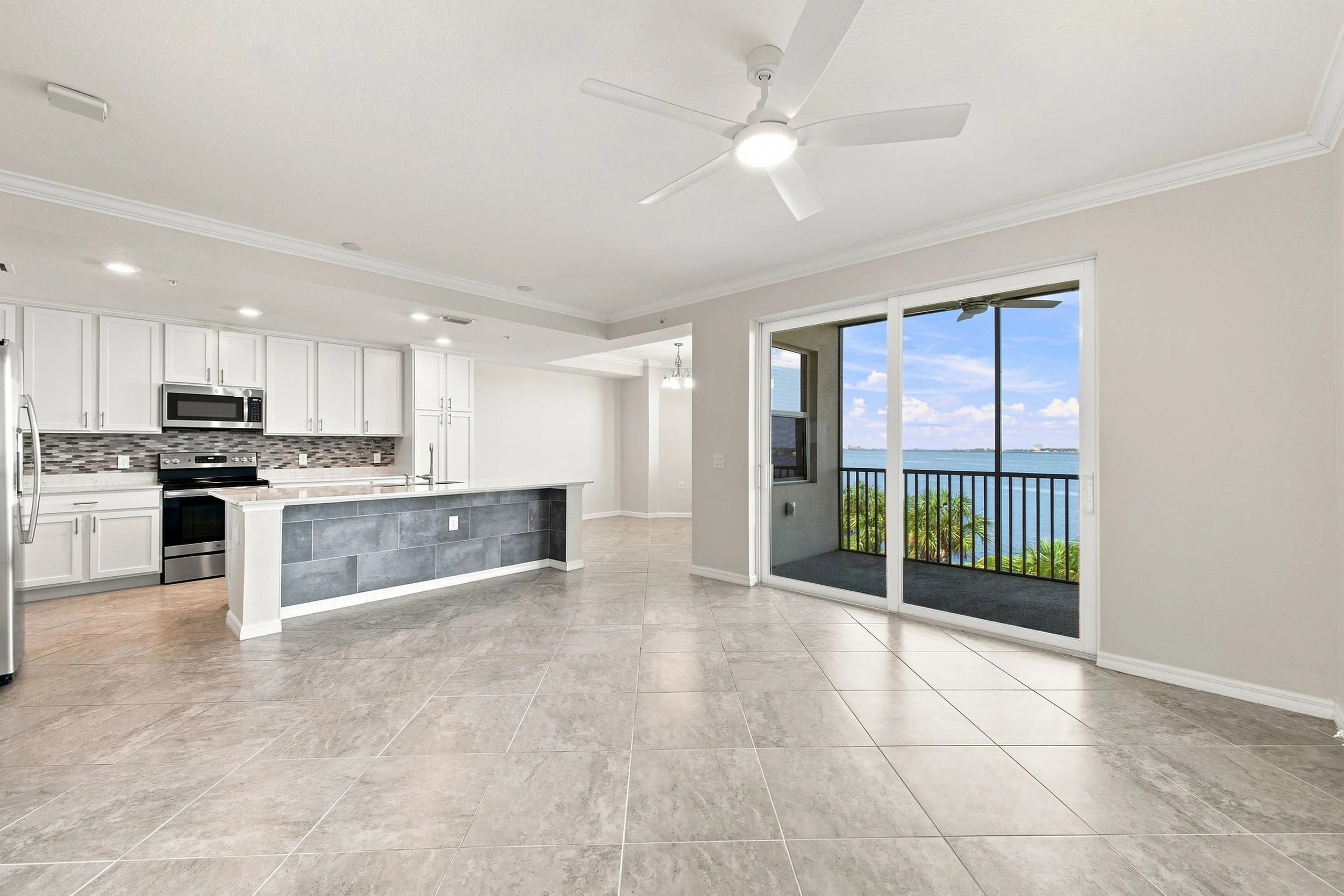Interior real estate photography for a residential listing in Bradenton, Florida.