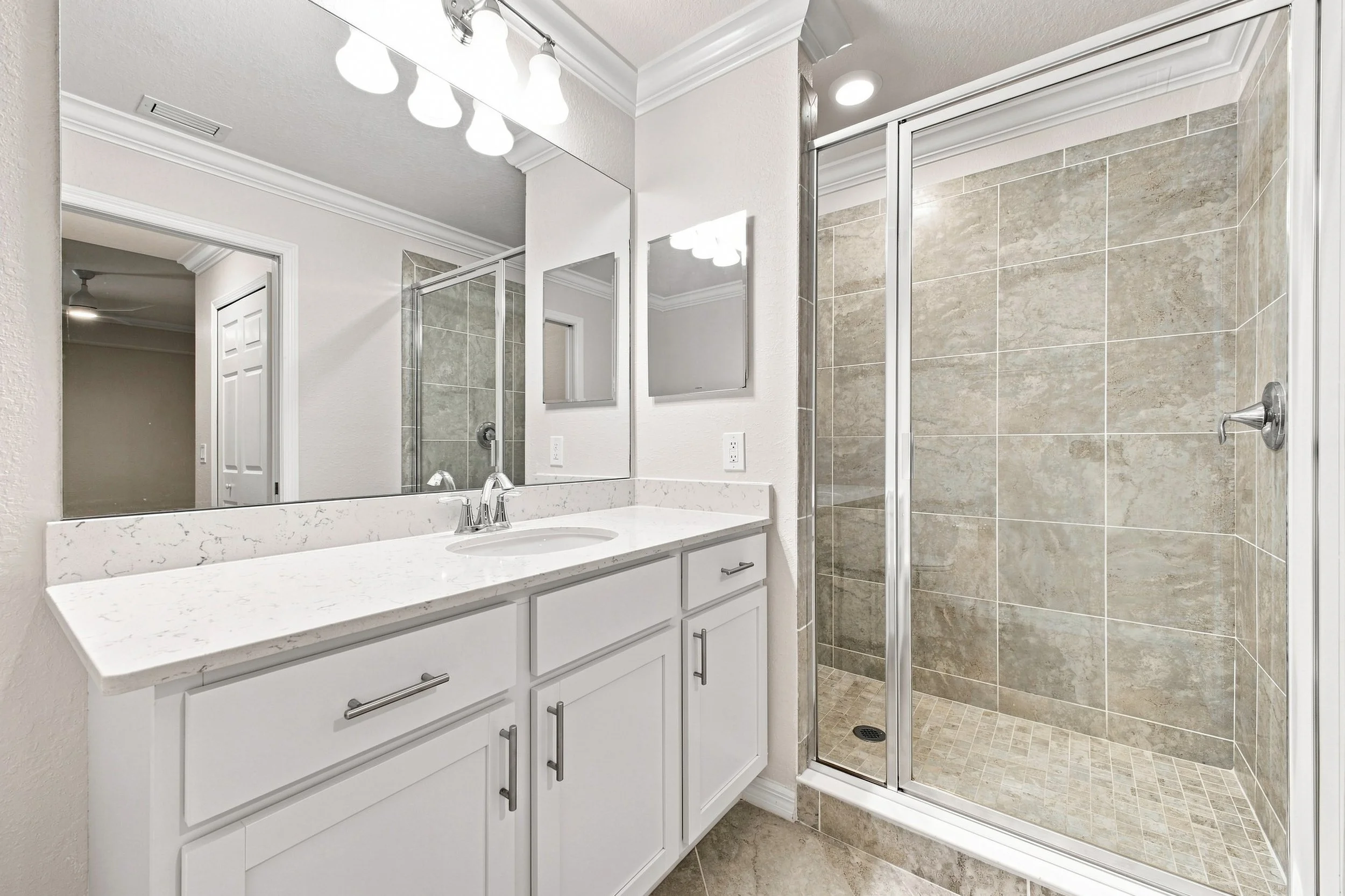 Professional bathroom photography highlighting the finishes of a Bradenton home.