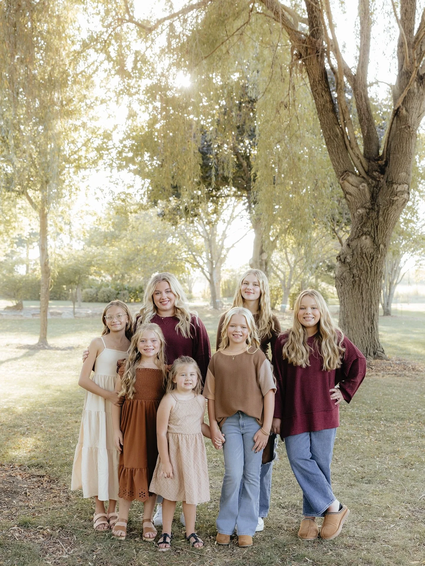 Documented these lovely ladies during an extended family session a few weekends ago 🫶🏼🕊️✨
Call me crazy, but I LOVE extended family sessions. Maybe it’s because of how much fun I have during family photo time at weddings??! The energy of SO