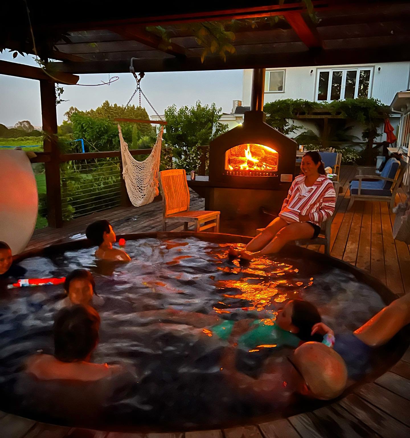 A wood fire crackling nearby, and the soothing bubbles of a hot tub swirling around. It&rsquo;s the ultimate chill session &ndash; the warm embrace of the tub, the cozy vibes of the wood fire, and maybe a star or two peeking through. Roll the @bakewe