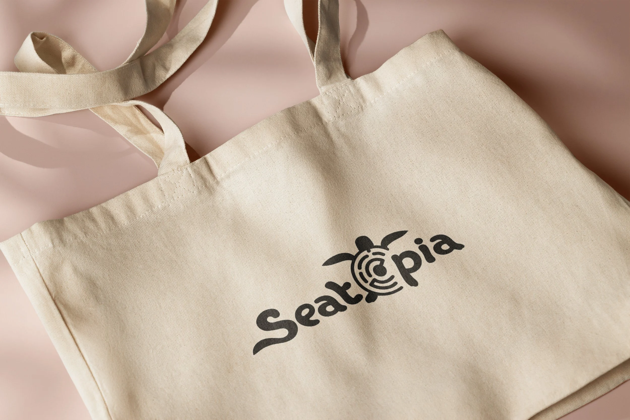 Shopping_Bag_Close-up.jpg