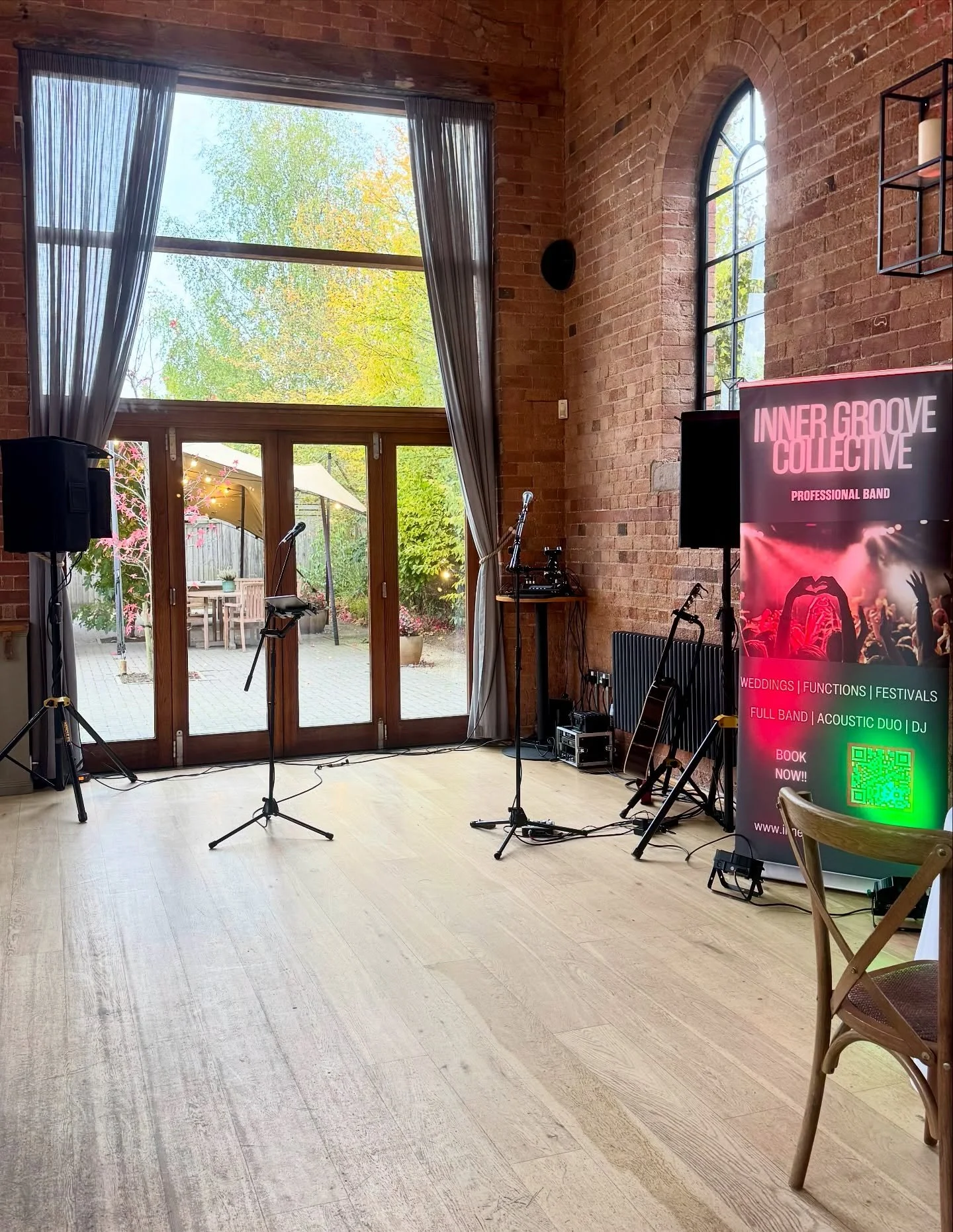 We are all set up at @thecarriagehall today with our Duo lineup&hellip; #weddingbands #duo #daytimeentertainment #acousticduo