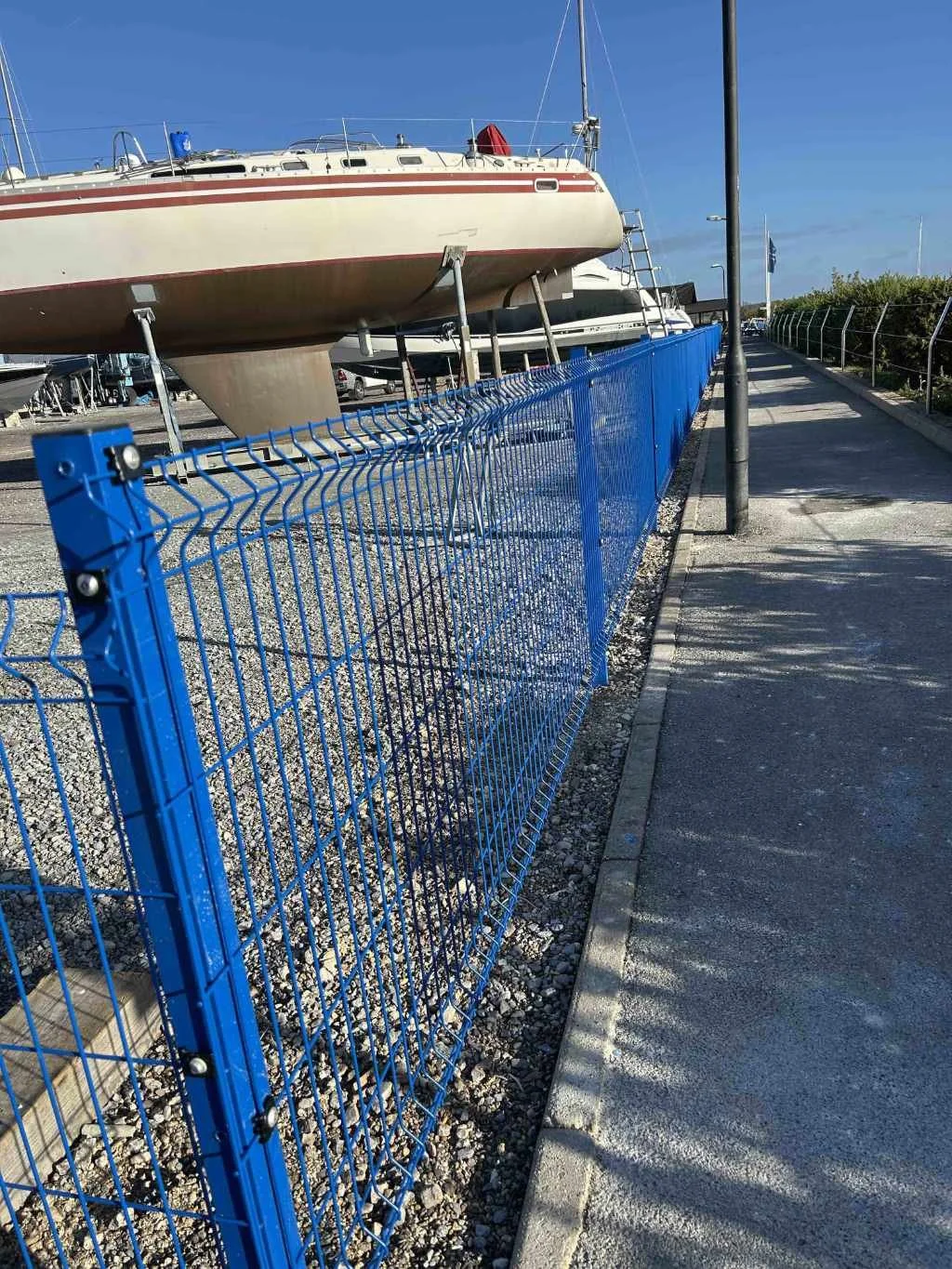 v-mesh fence blue.jpg