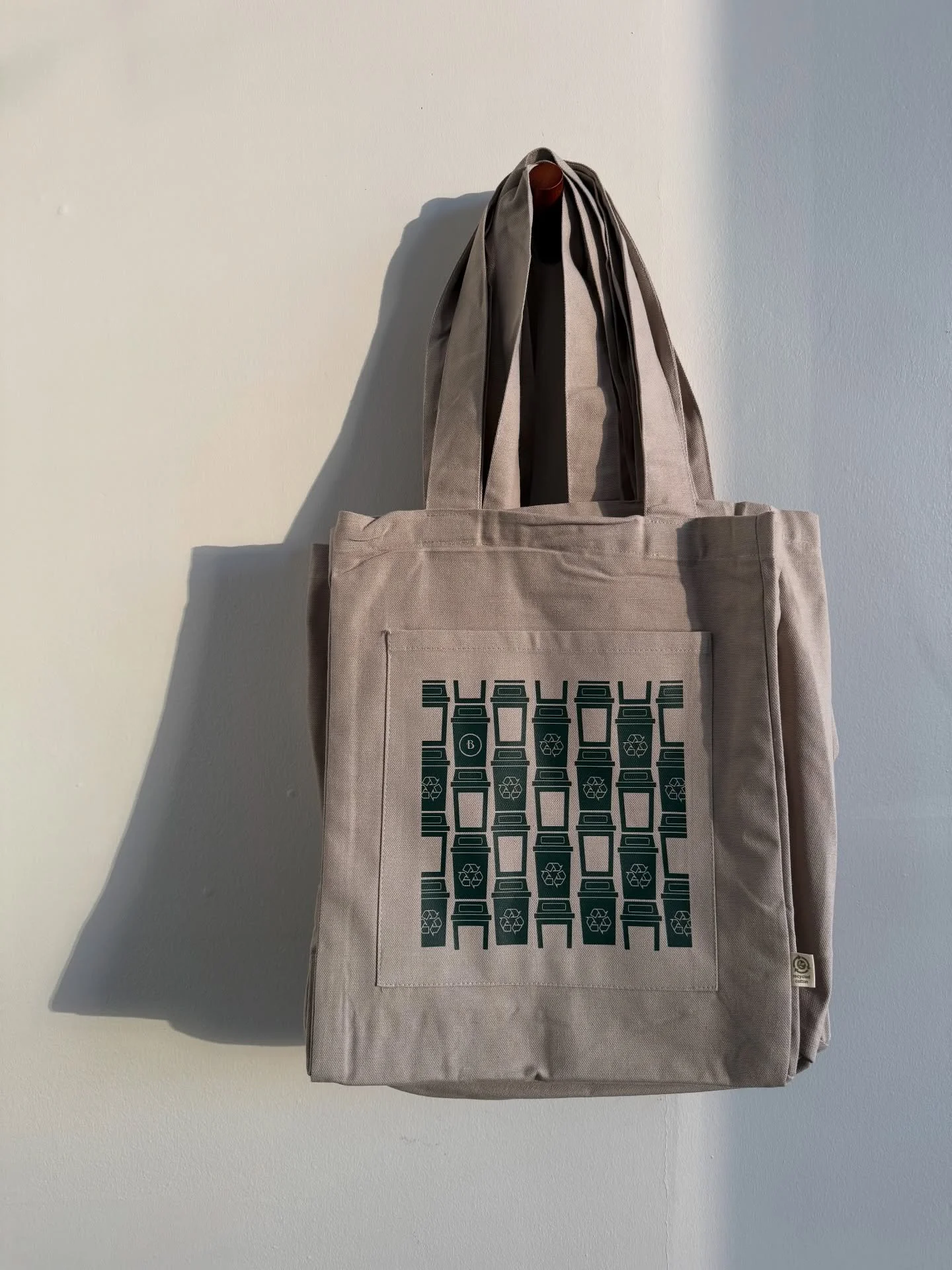 Reduce! Reuse! Recycle!
Art opening tonight for @bayleebennettart see u soon xx.