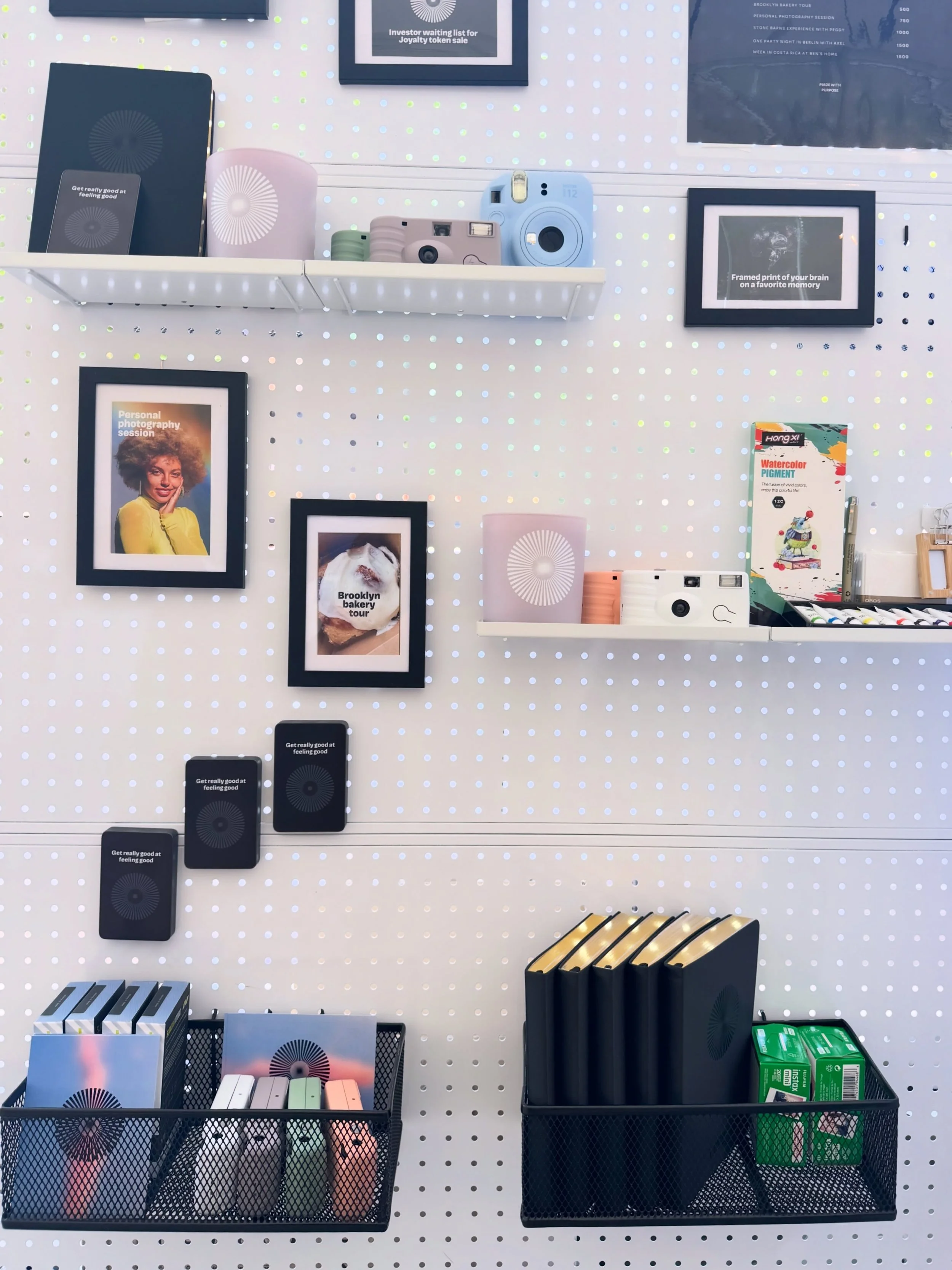 A merch collection for @matterneuroscience for an event they had at the @nybg !

We were so stoked with how their complex design turned out on these notebooks, MagSafe chargers, and candles. These gifts were going to people who can really buy whateve