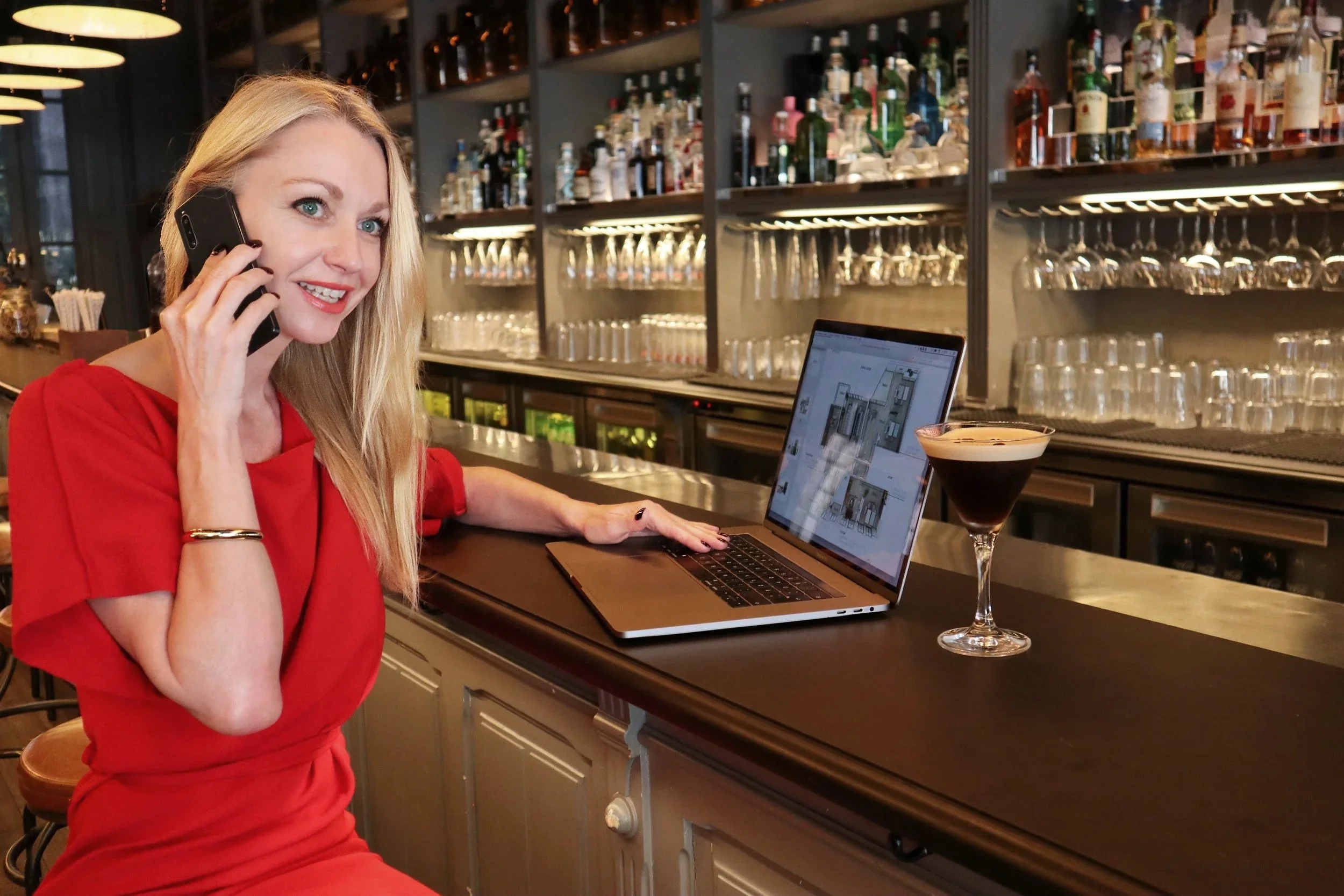 Julia Kosina, Gründerin von BOND-officedesign im Work Cafe