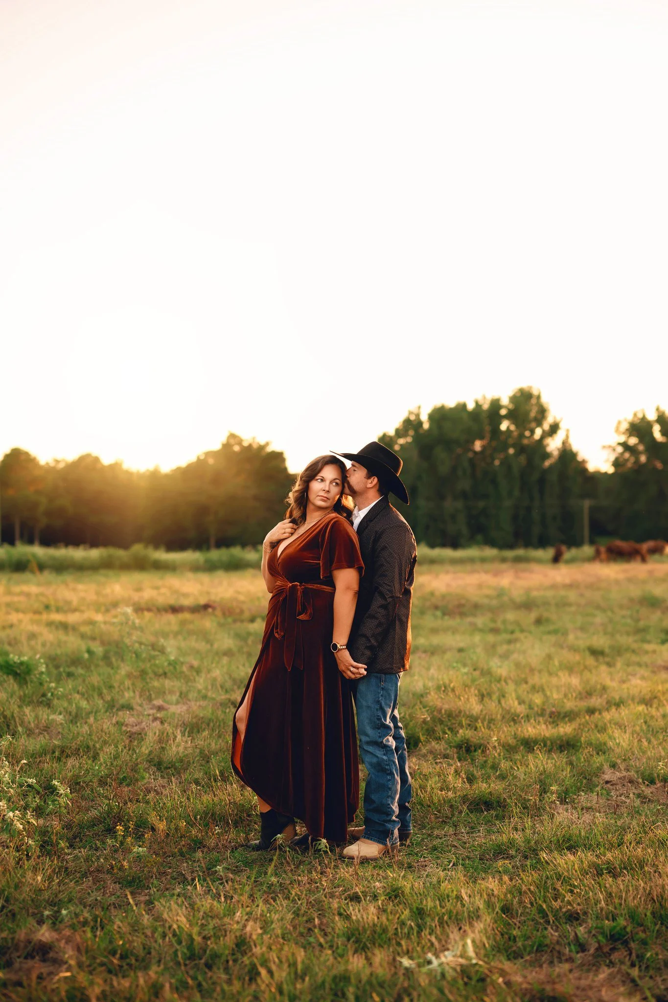 engagement photoshoot with horses arkansas.jpg