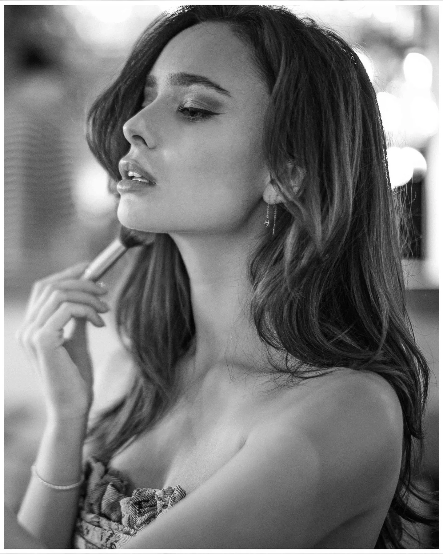 Its A Classic 💄💋

@mrleicacom 

#leica #ukmodel #mono #blackandwhite #classicbeauty