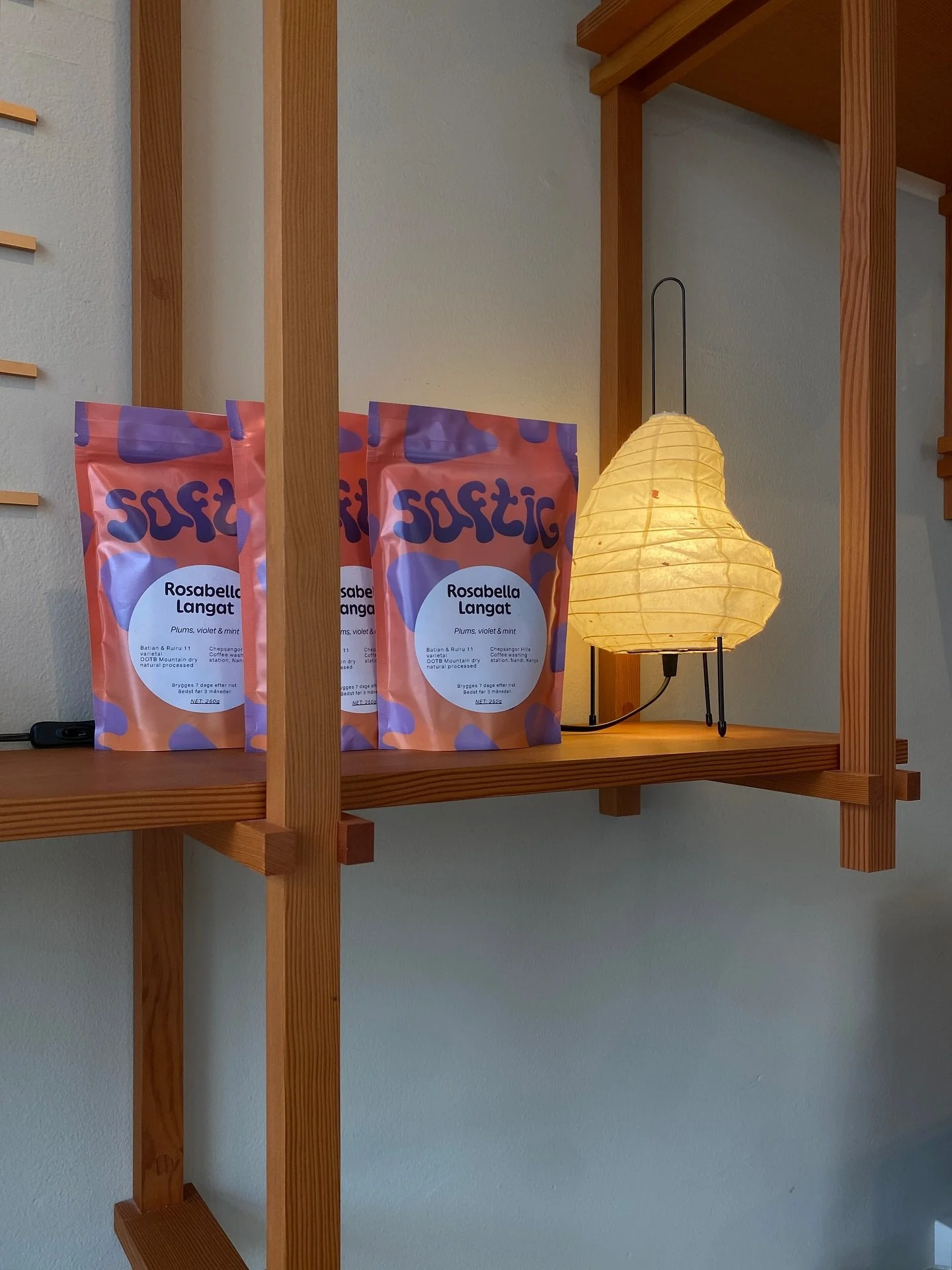 NEW PARTNER!
The people over at @lokalcph excelling at atmosphere, coffee and art is now offering our coffee! They fell in love with our Kenyan producer Rosabella Langat! Grab a bag or sip a delightful pour over at their place🫶🇰🇪☕️
Cheers!