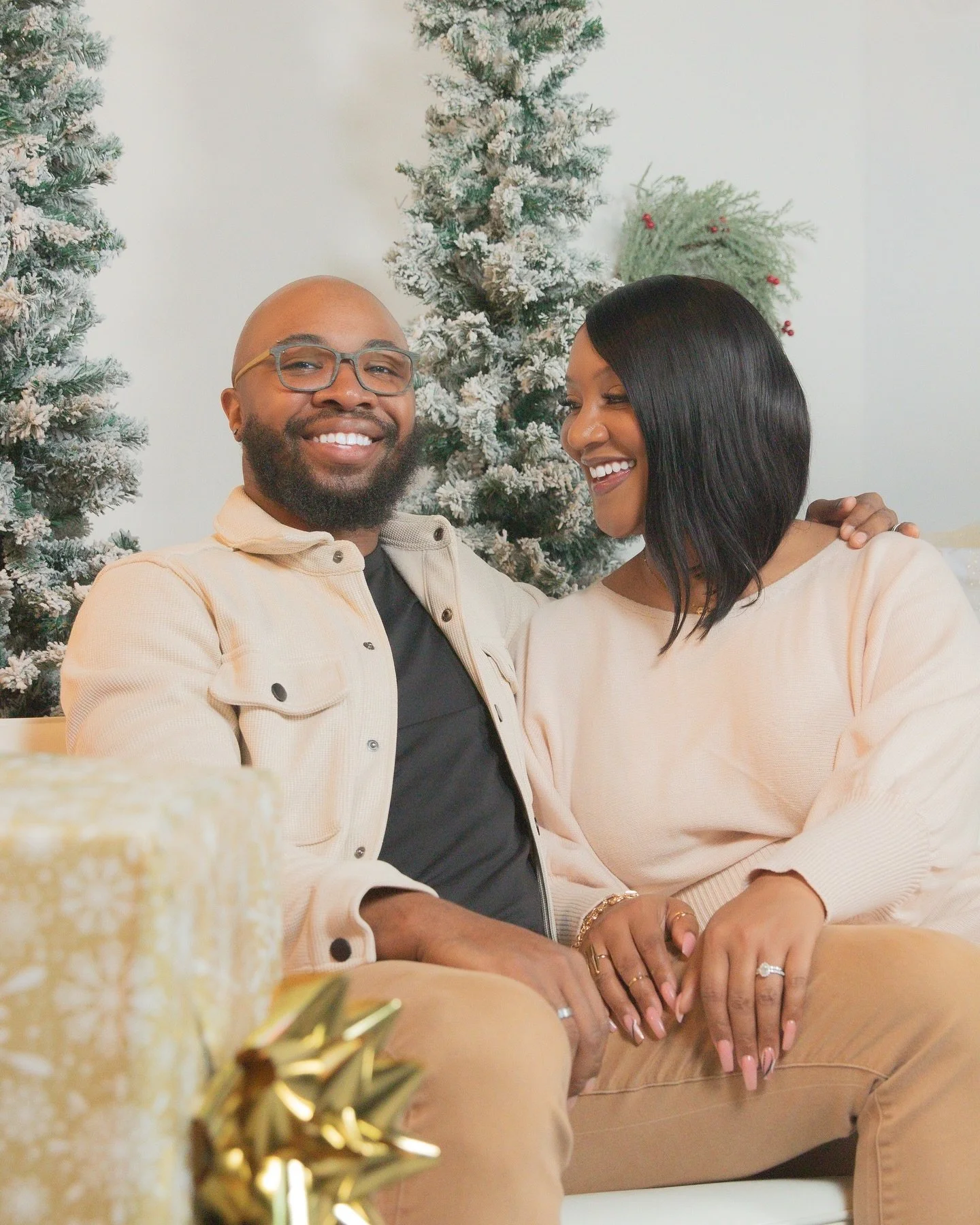 Holiday Season has arrived 🎄

#Canon #NashvillePhotographer #Nashville #Clarksville #BookNow #LetsShoot #portraitphotography #christmasinnashville #happyholidays