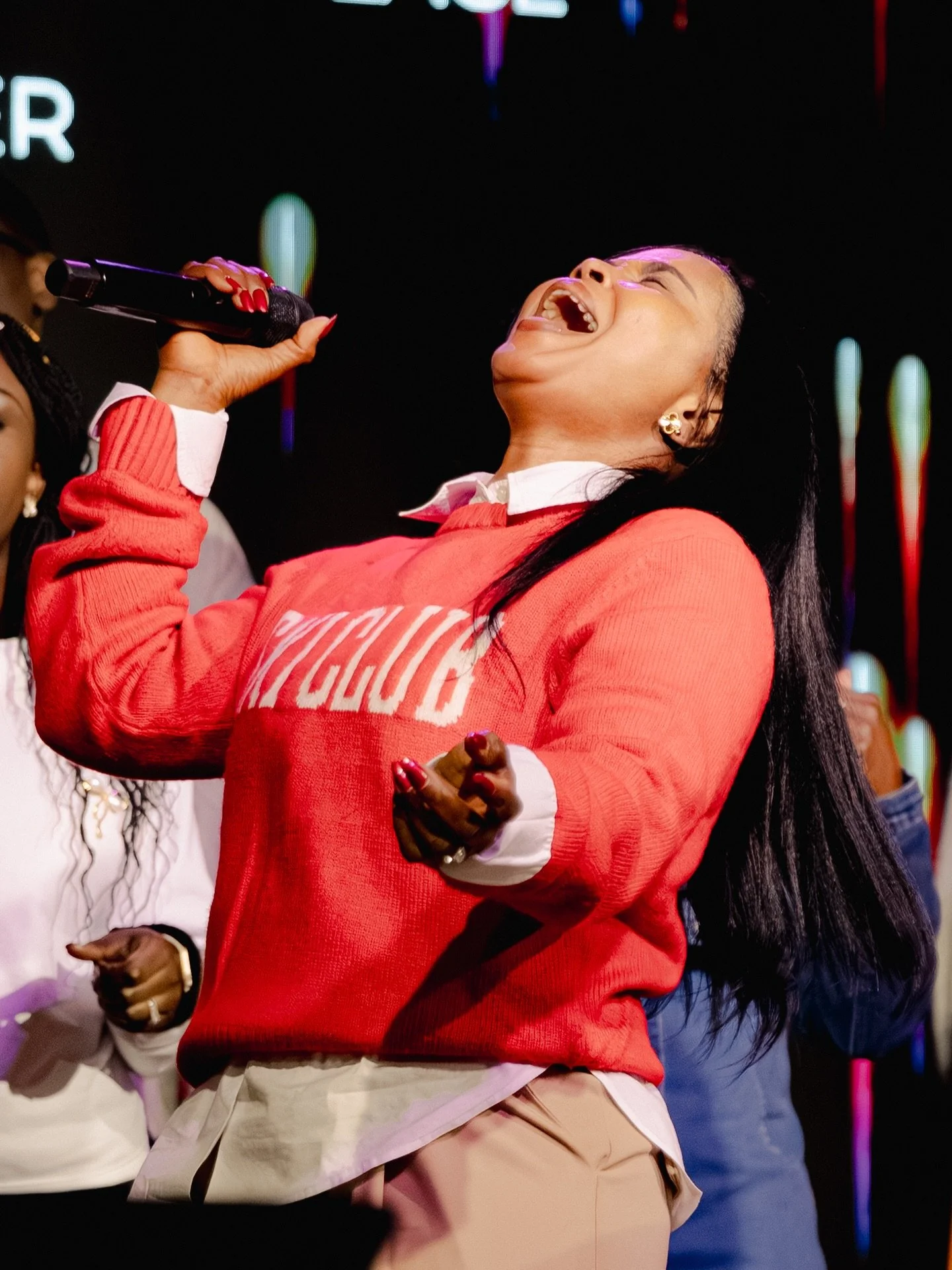 When praise goes up, I press the shutter 📸 

#nashvillephotographer #clarksvillephotographer