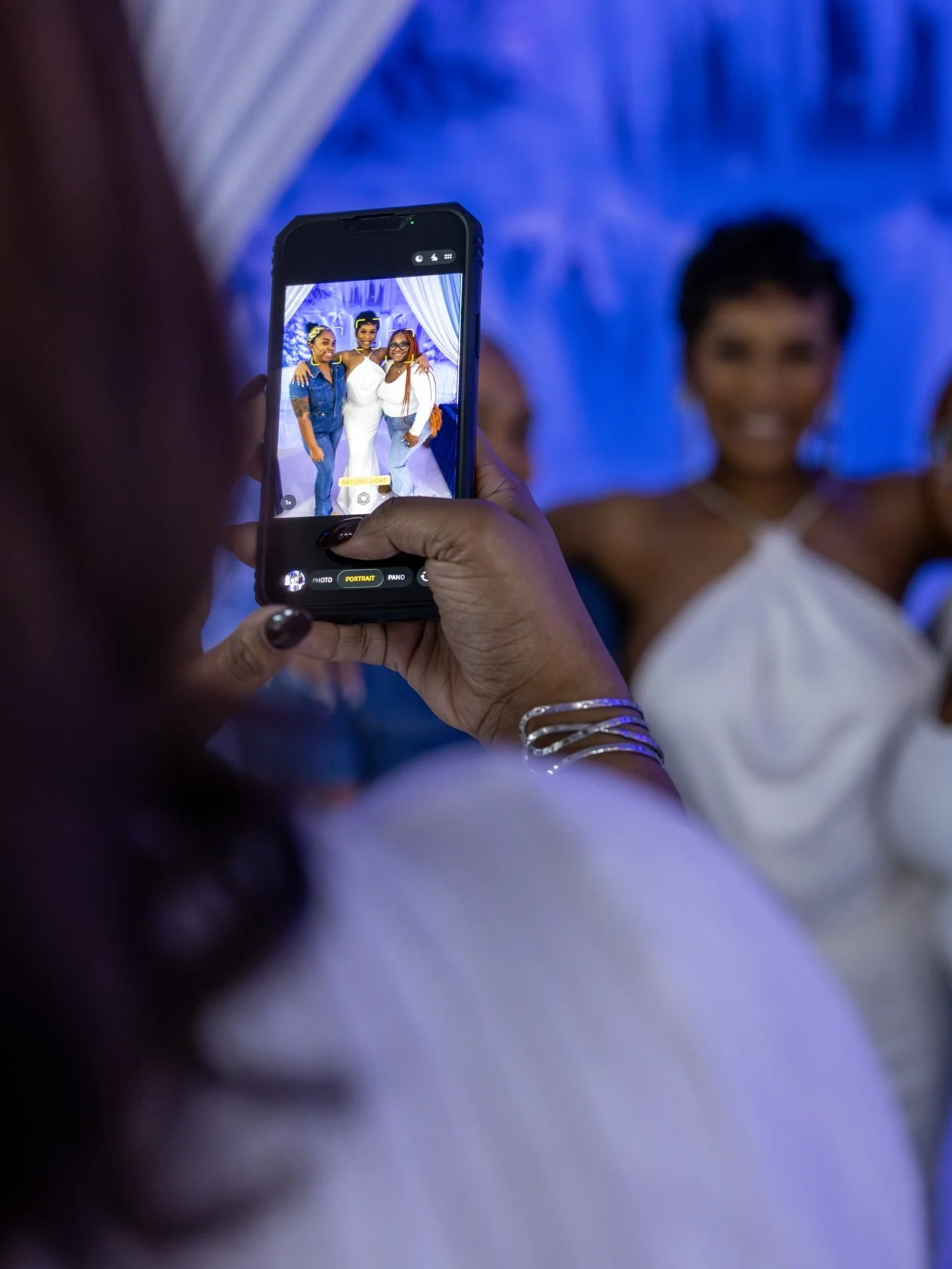 Wrapped in love, laughter, and anticipation for baby Nash.

#Canon #NashvillePhotographer #Nashville #clarksvillephotographer #clarksvilletn