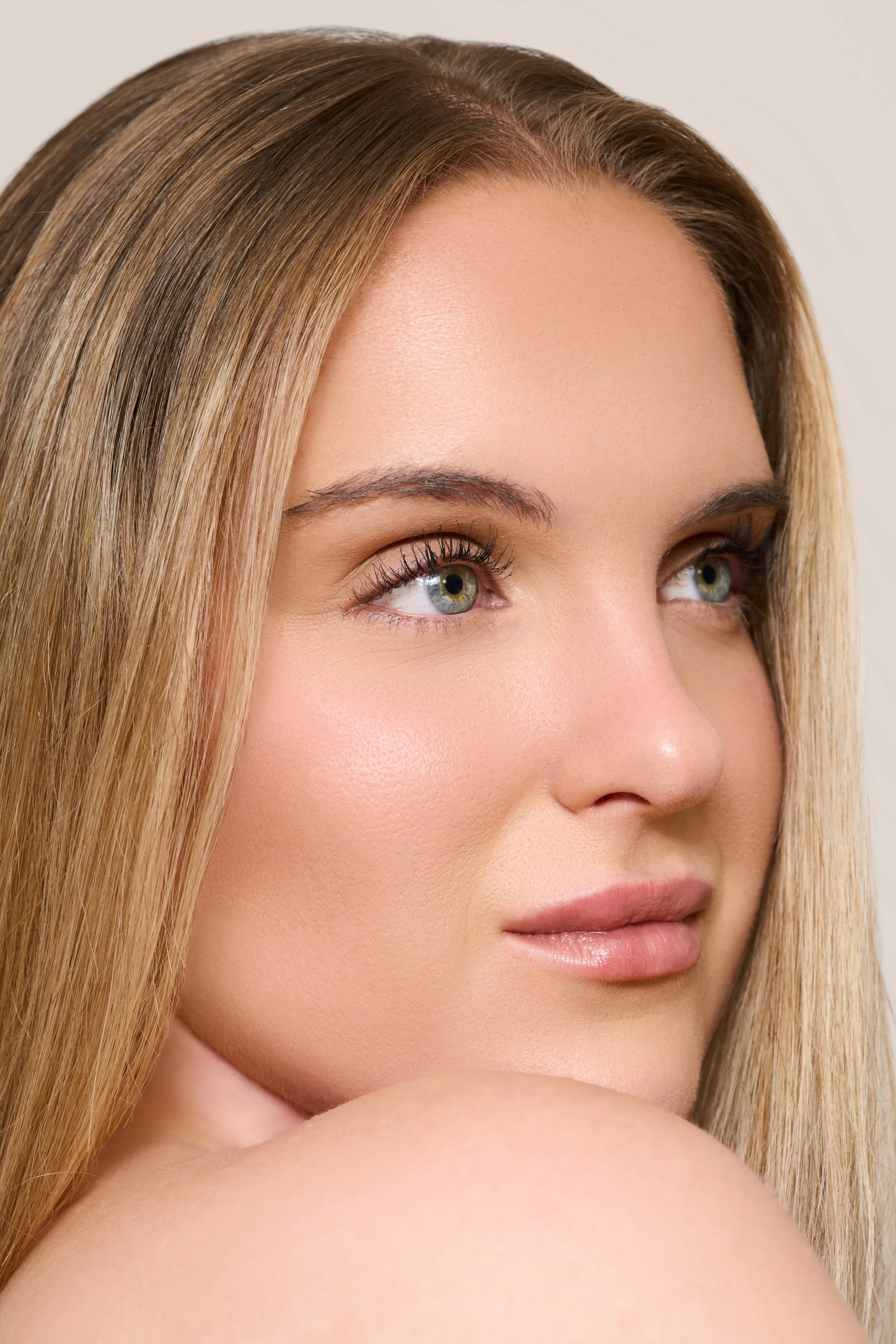 Julia-Walther-Larision-12-25-10_fix.jpg
