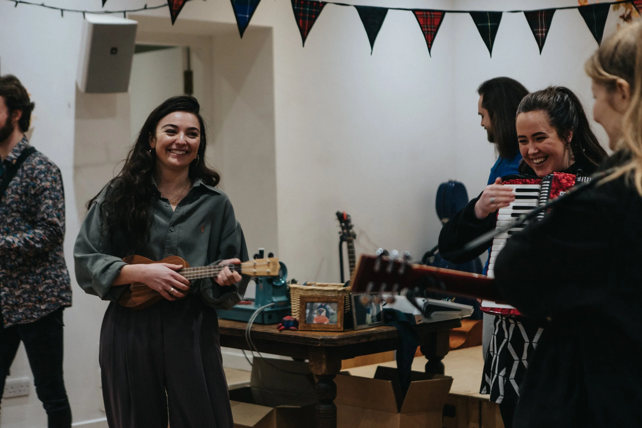 Mid-song break. (Pictured: Chiara Sparkes, Sally Swanson, Bethany Tennick)