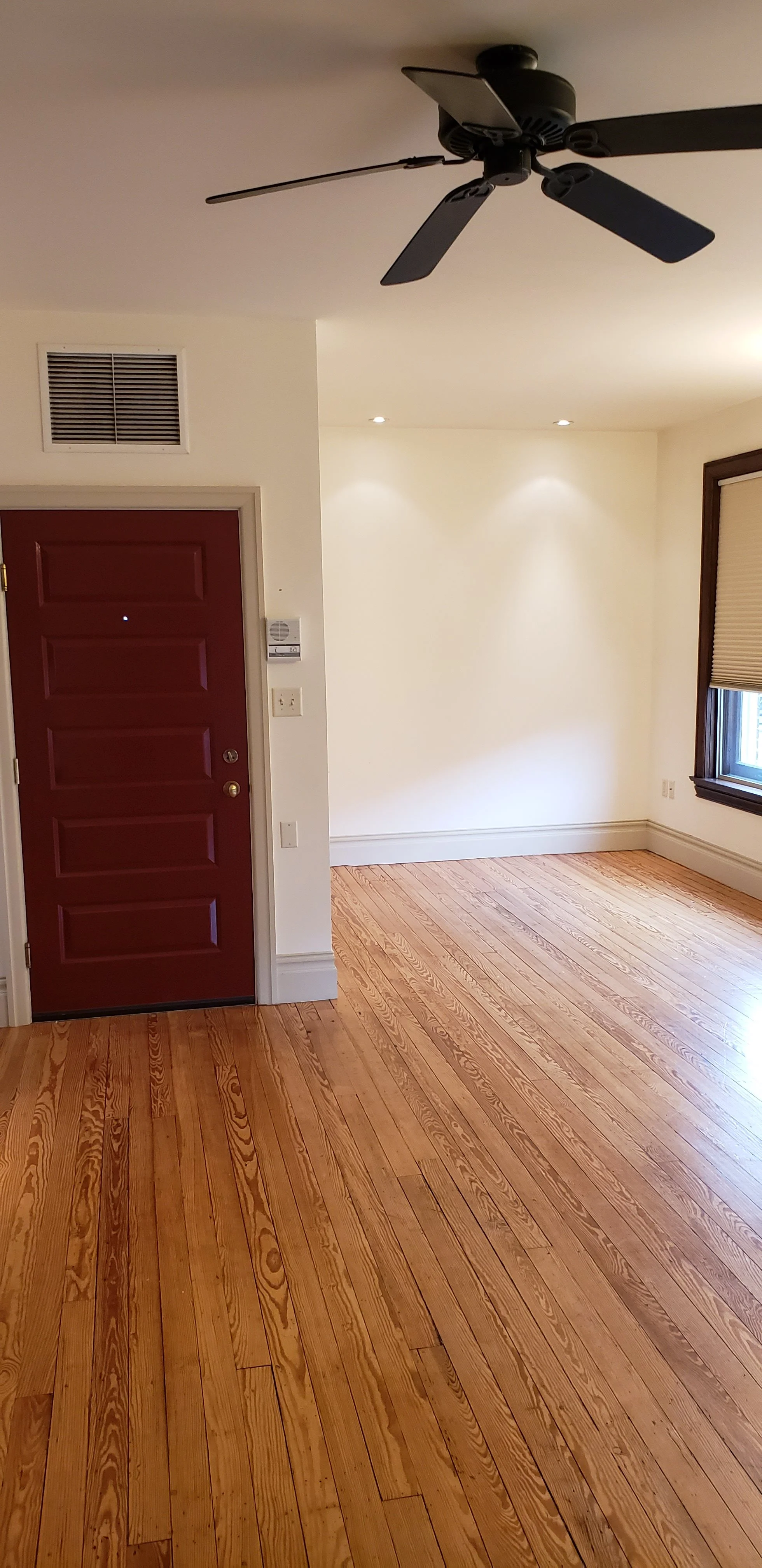 24WO-entry door and living area.jpg