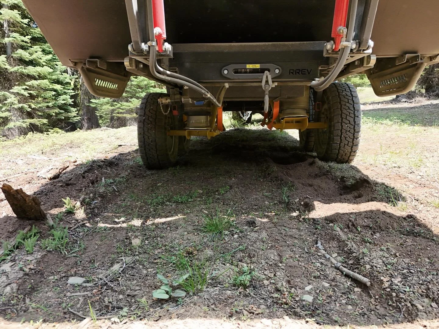 RELENTLESS REFINEMENT IS OUR GAME

Leveling? We&rsquo;ve already mastered that with our air suspension &mdash; a push of a button and the trailer finds its stance. Now, we&rsquo;re taking it further.

Our newly engineered stabilizers deliver true ste