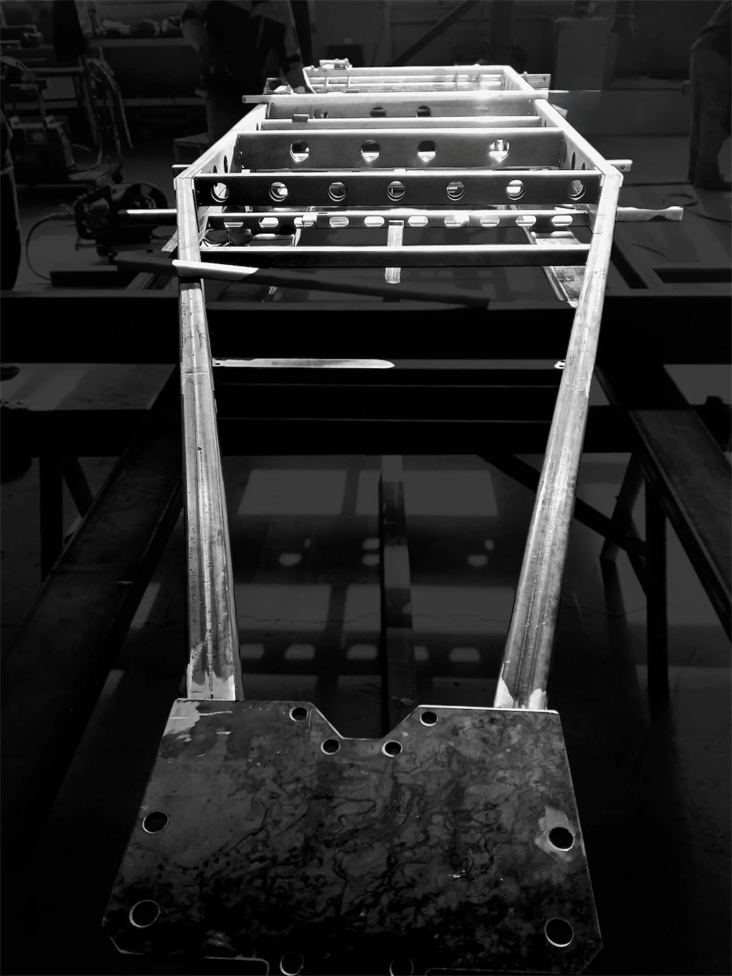 The smallest chassis by far. 

#rrev #theoutlandedition #roamresilient #offgrid #offroad #expeditiontrailer