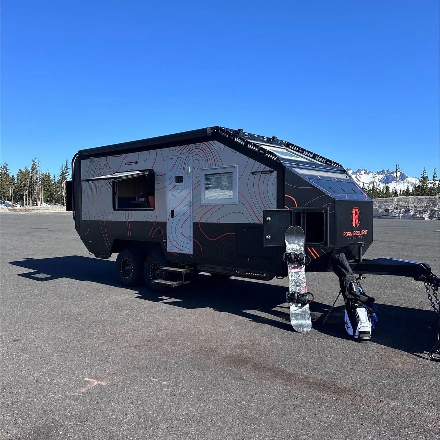 The RREV Baja Edition is a true expedition-grade basecamp, featuring 3.44&rdquo; thick insulated walls with polyamide thermal breaks, expedition windows and door, and Truma diesel ducted heating to eliminate thermal transfer and keep the interior war